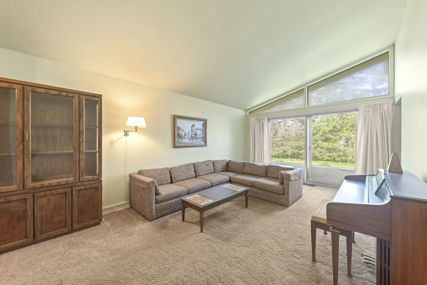 222 E Julia Drive, Villa Park, IL 60181