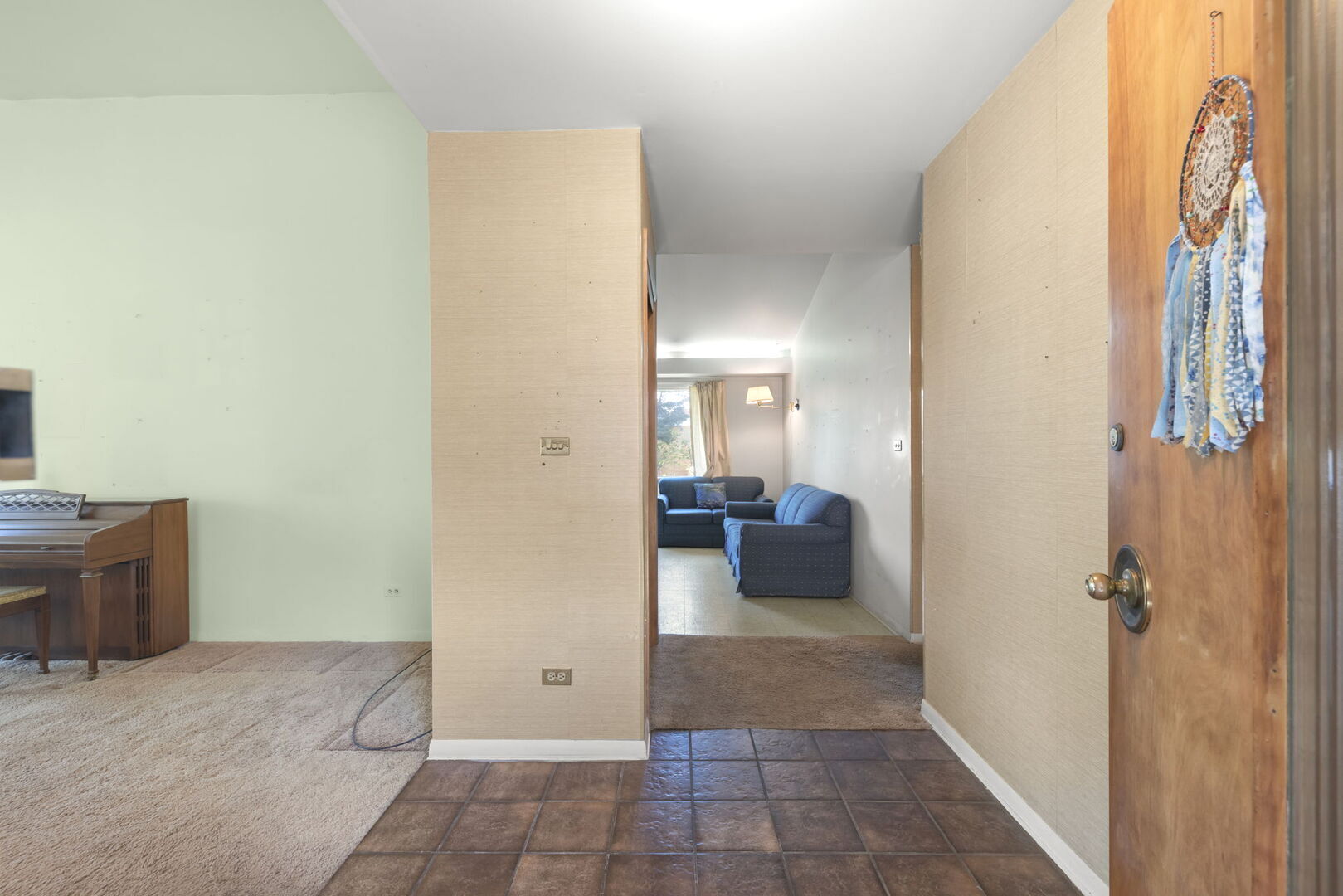 222 E Julia Drive, Villa Park, IL 60181