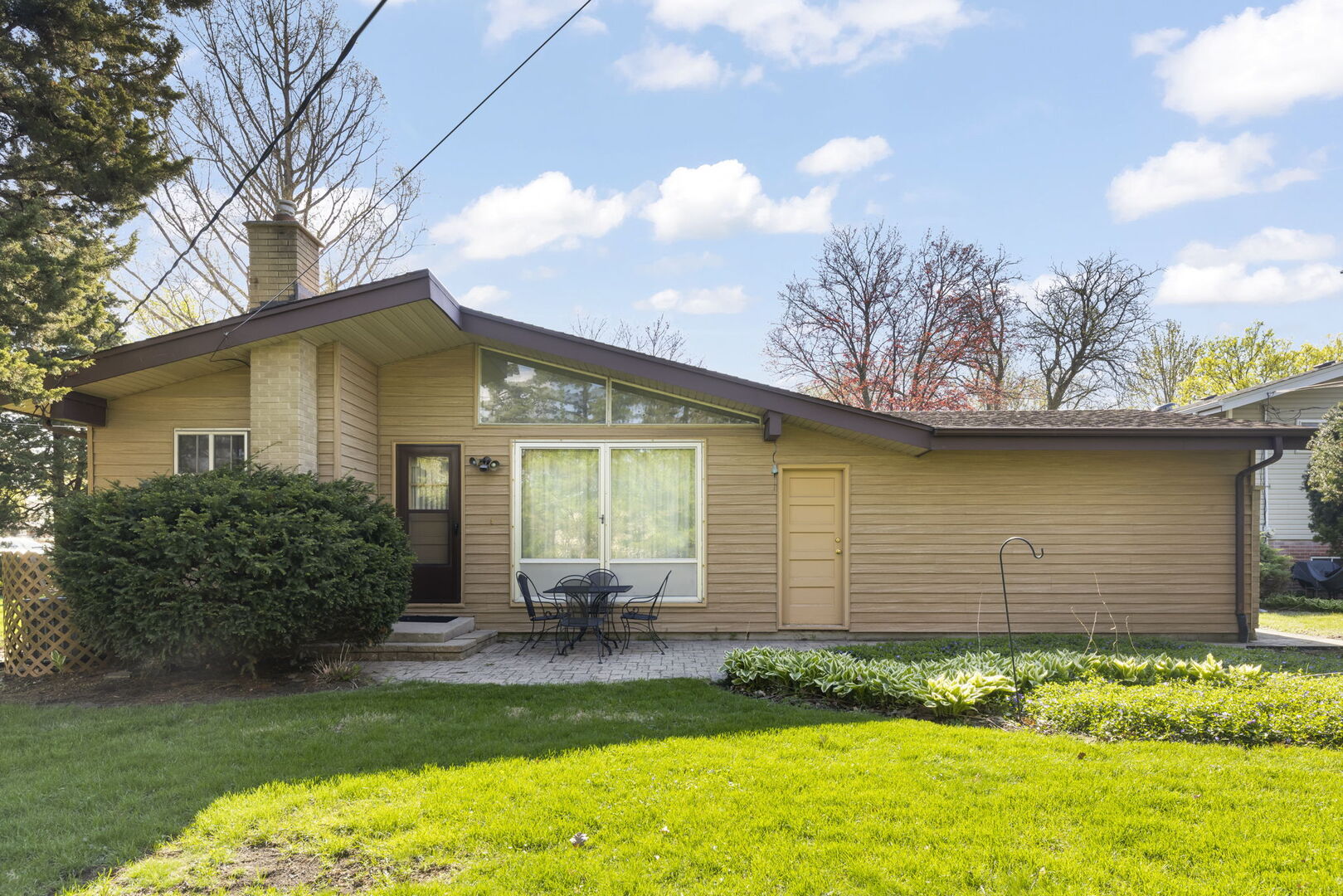 222 E Julia Drive, Villa Park, IL 60181