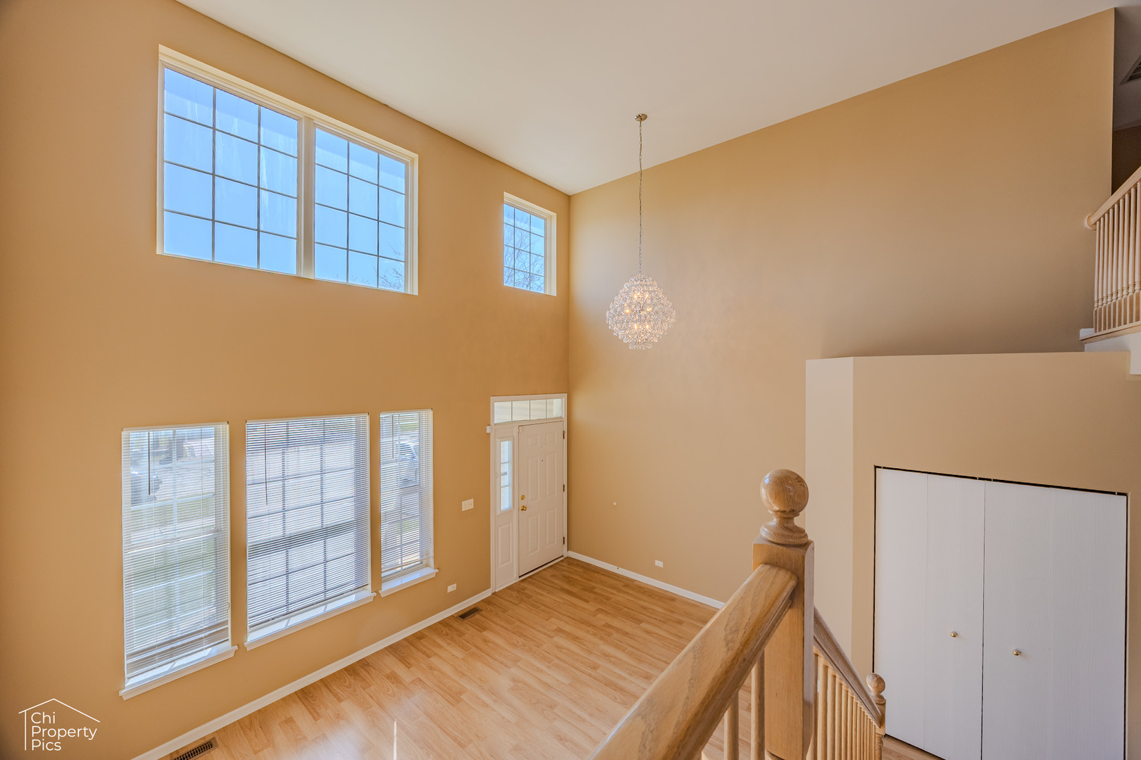 252 BALMORAL Court, Glendale Heights, IL 60139