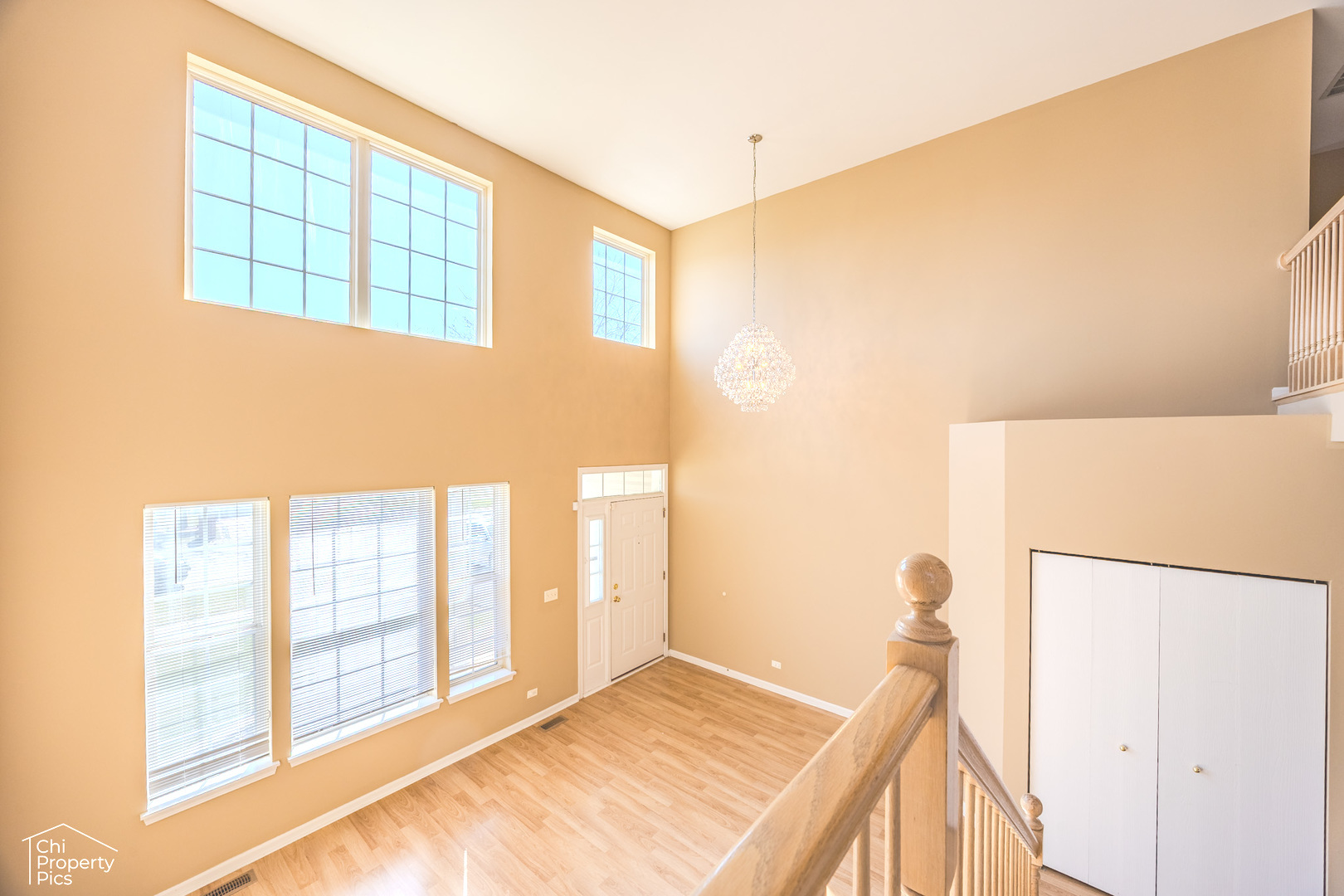 252 Balmoral Court, Glendale Heights, IL 60139