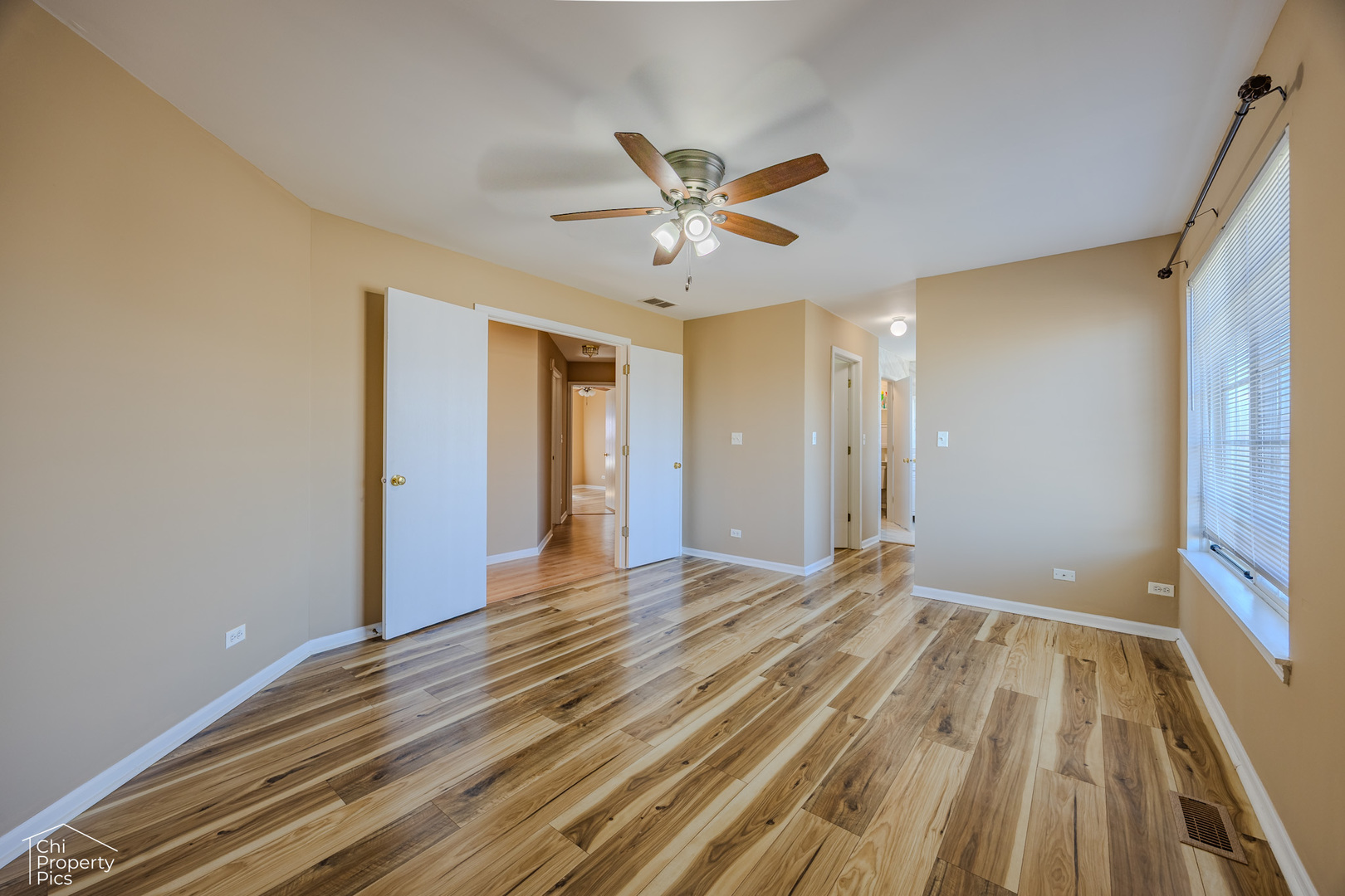 252 BALMORAL Court, Glendale Heights, IL 60139