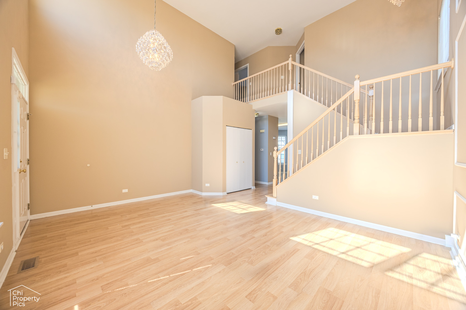 252 Balmoral Court, Glendale Heights, IL 60139