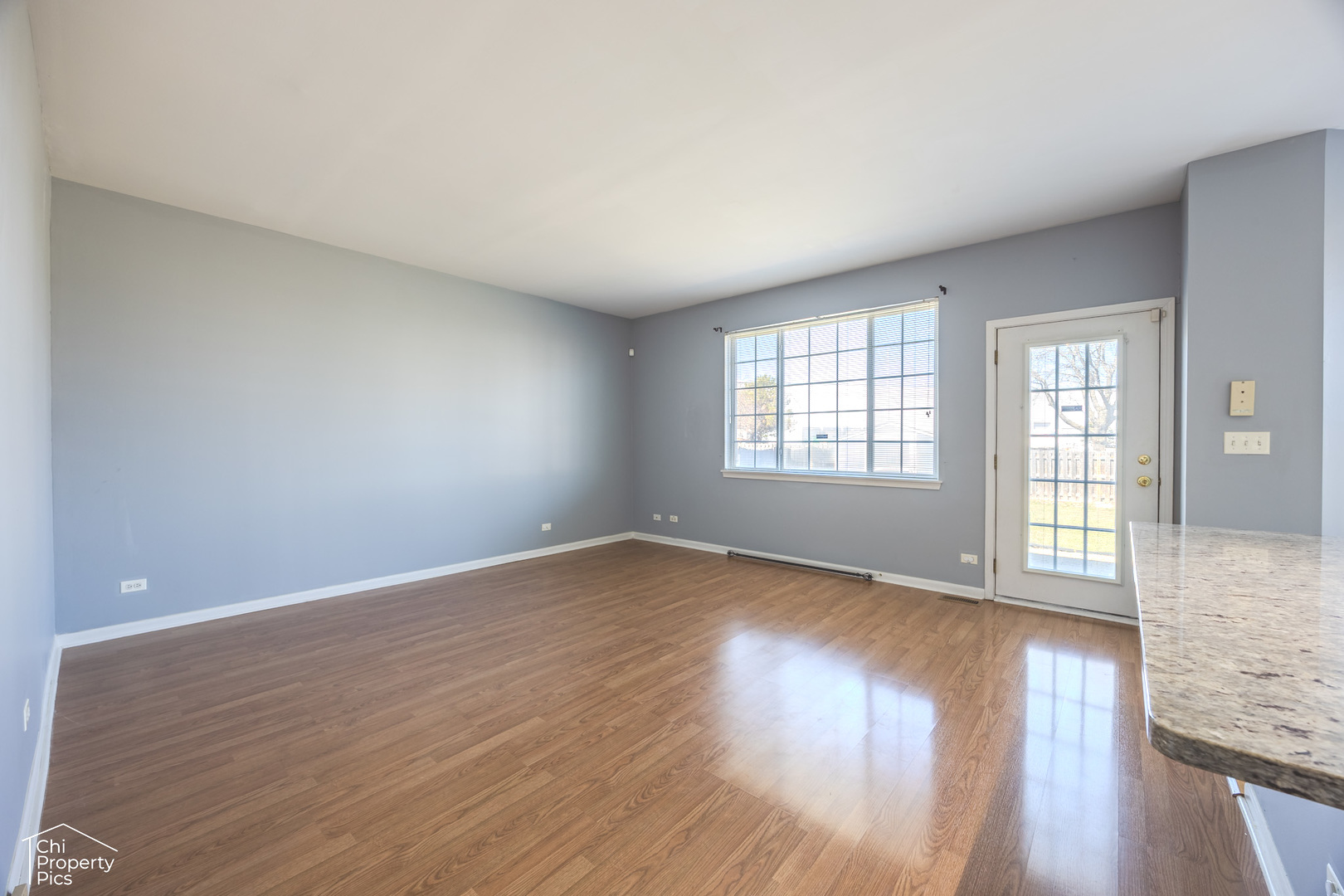 252 Balmoral Court, Glendale Heights, IL 60139