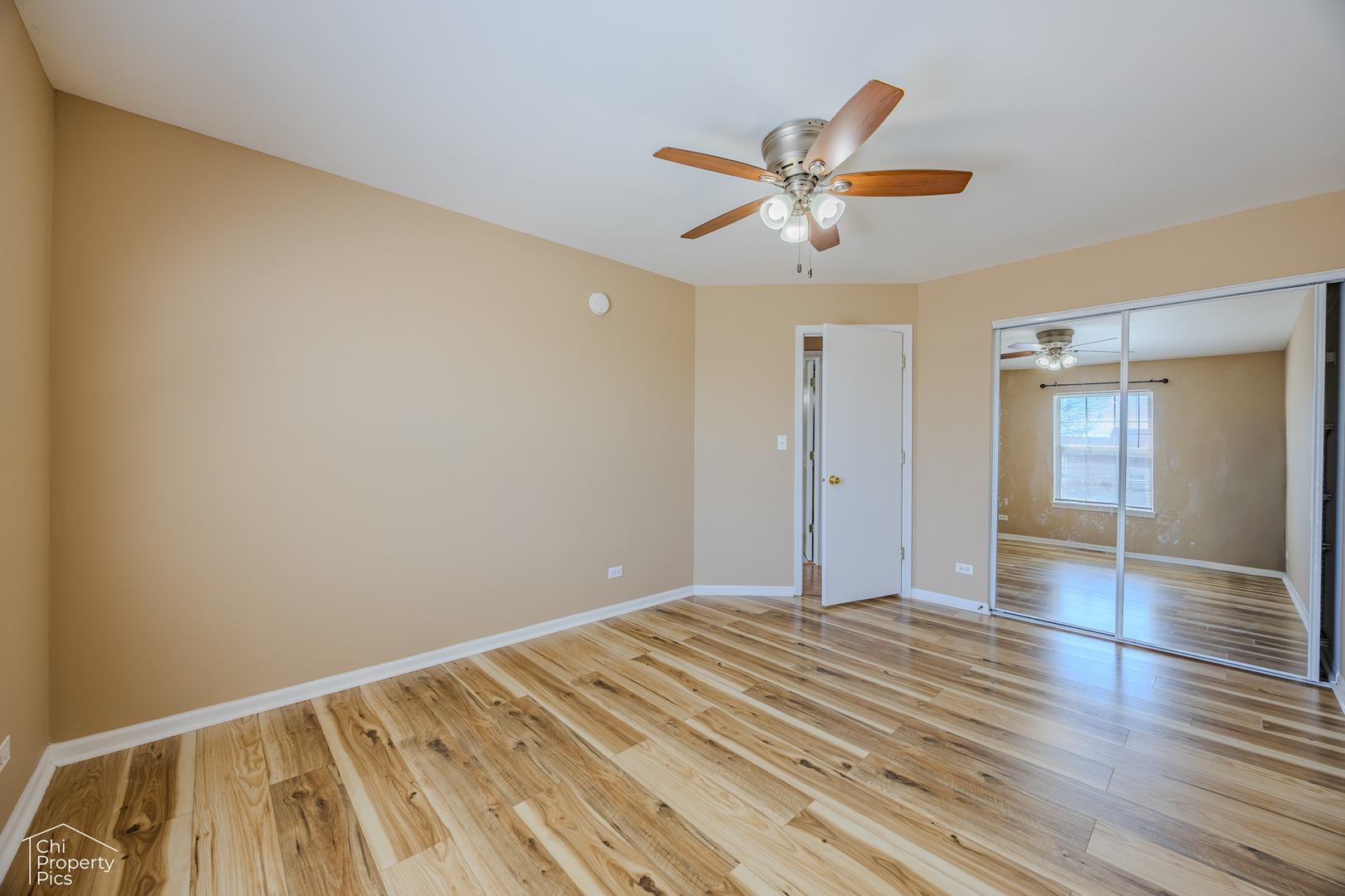 252 BALMORAL Court, Glendale Heights, IL 60139