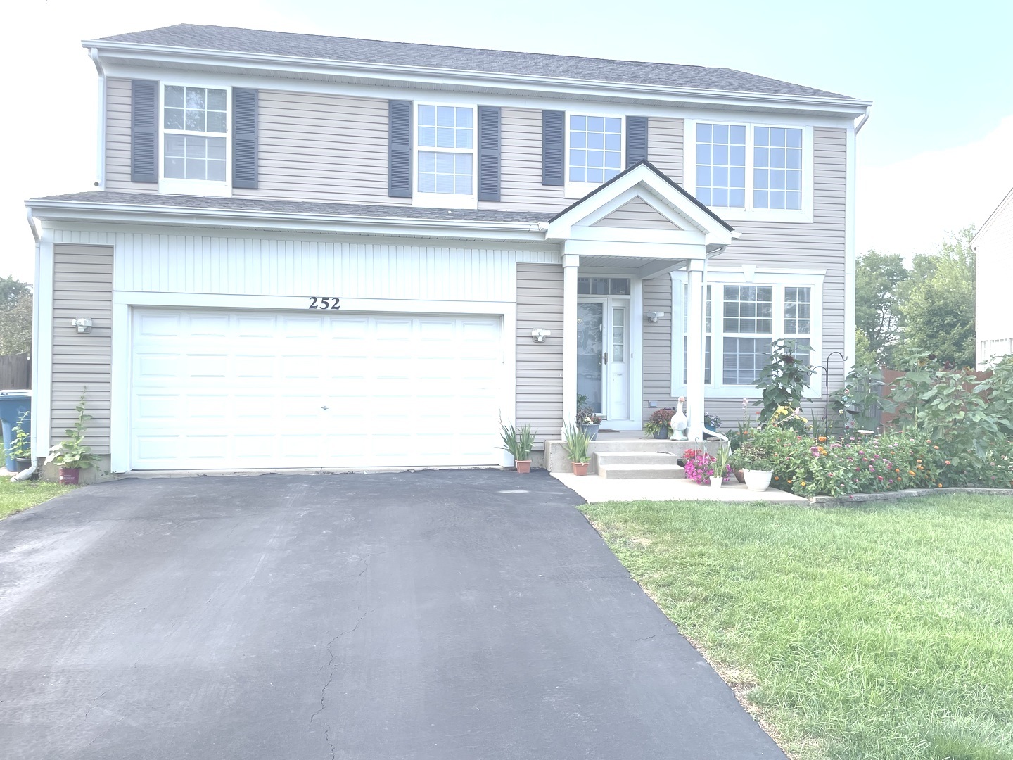 252 Balmoral Court, Glendale Heights, IL 60139