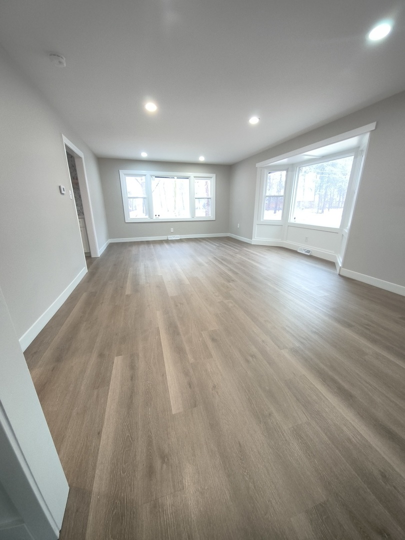 1803 Riverside Drive, McHenry, IL 60050