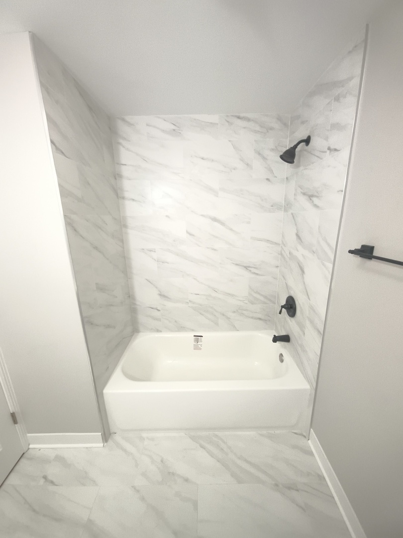 1803 Riverside Drive, McHenry, IL 60050