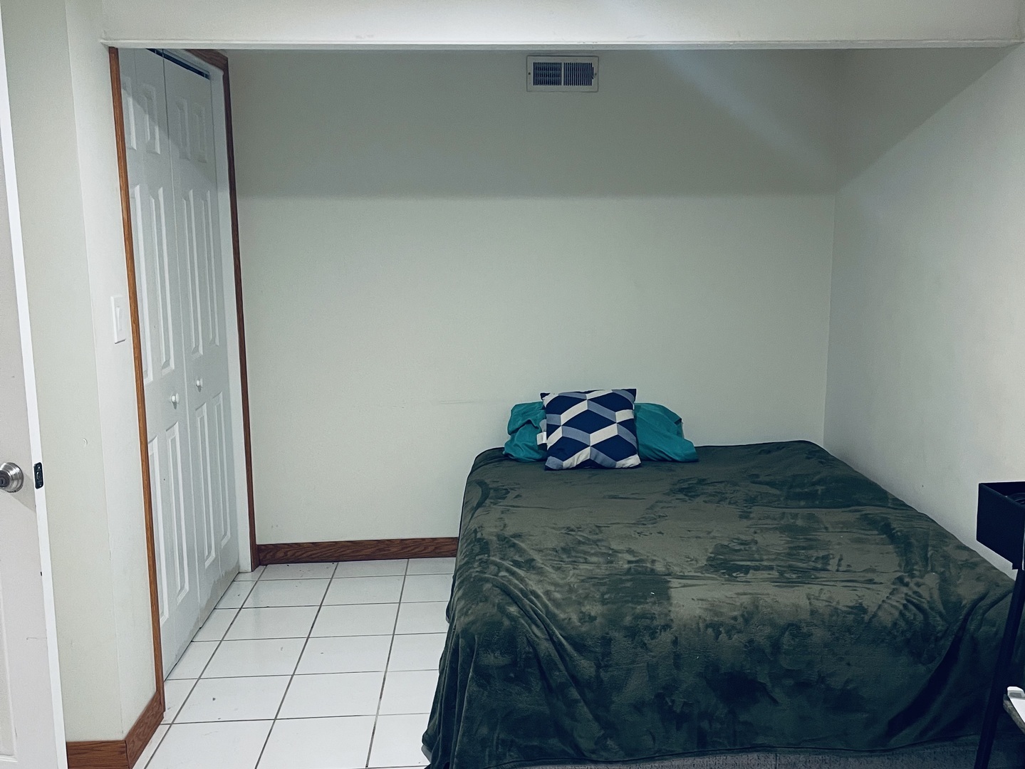 8925 Oriole Avenue, Morton Grove, IL 60053