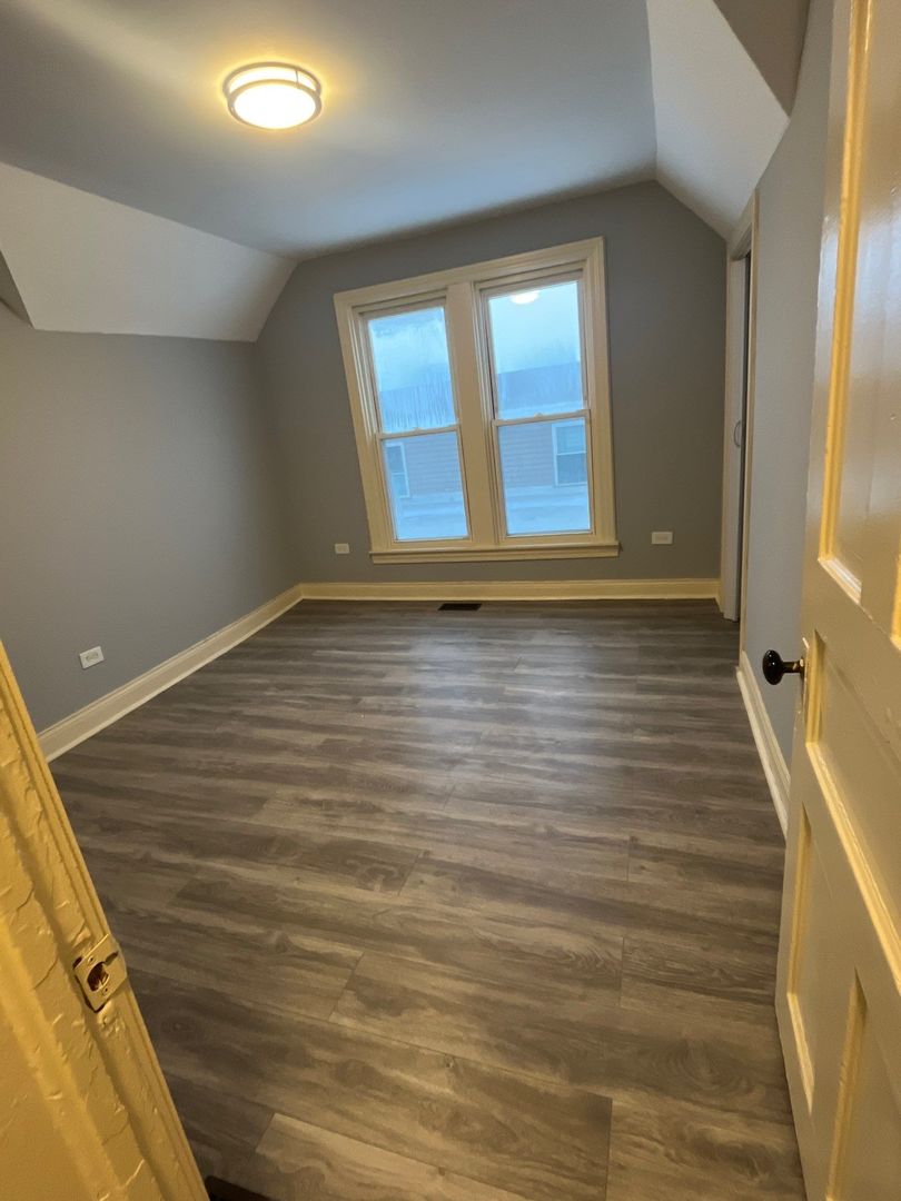 8153 S Exchange Avenue, Chicago, IL 60617