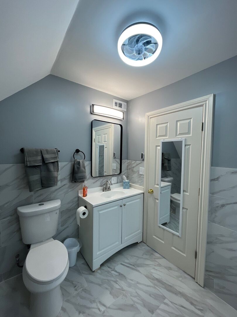 7438 S Champlain Avenue, Chicago, IL 60619