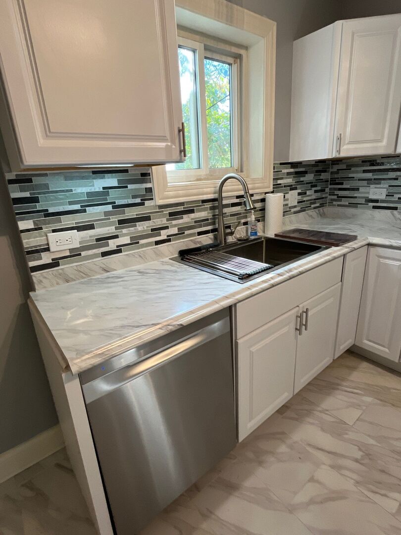 7438 S Champlain Avenue, Chicago, IL 60619