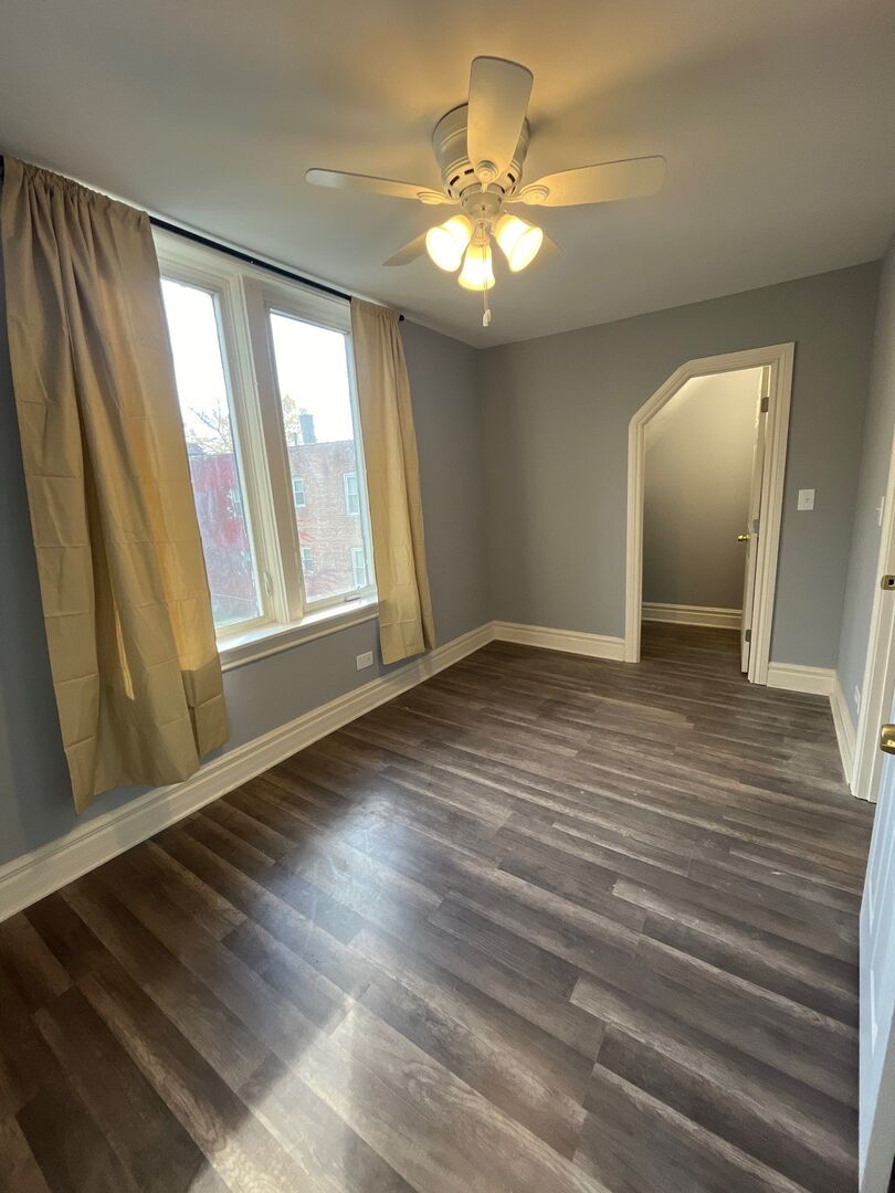 7438 S Champlain Avenue, Chicago, IL 60619