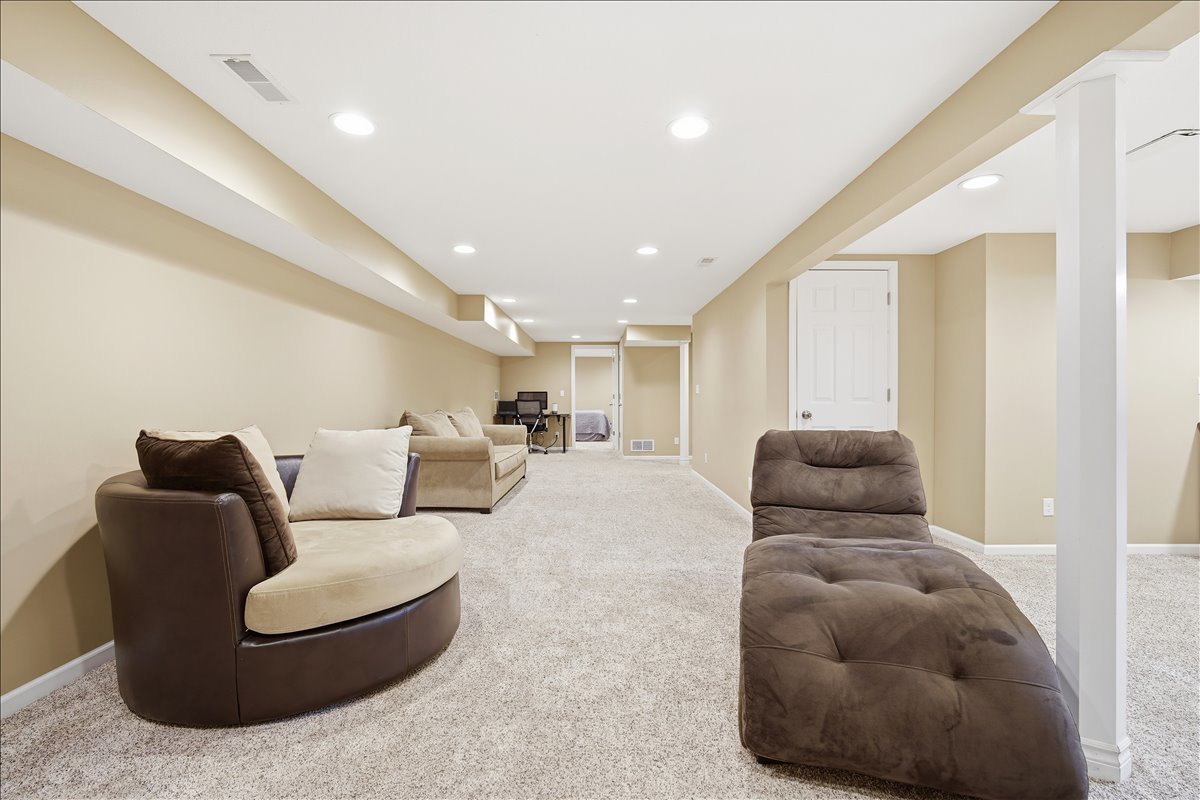 8656 Prairie Trail, Bloomington, IL 61705