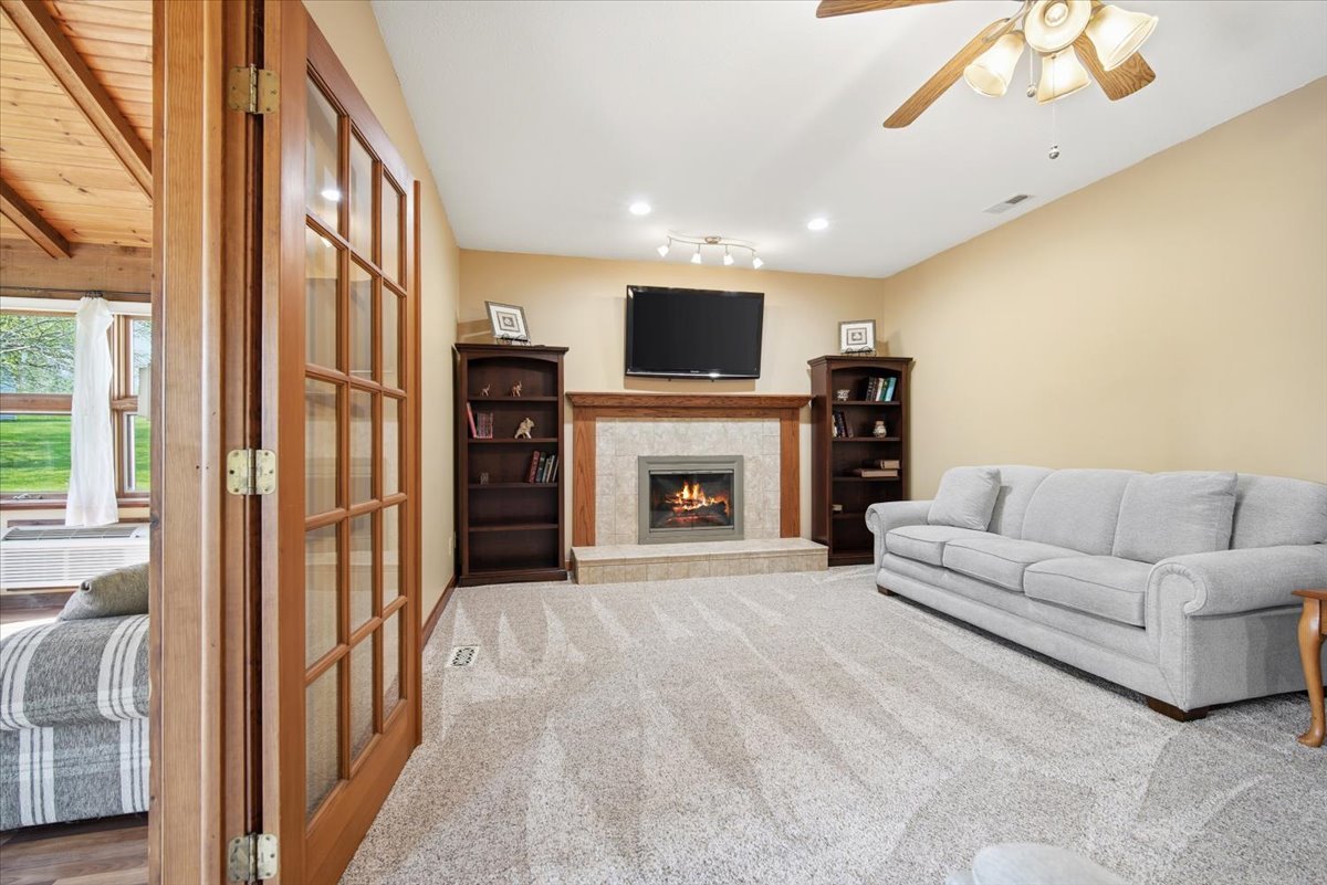 8656 Prairie Trail, Bloomington, IL 61705