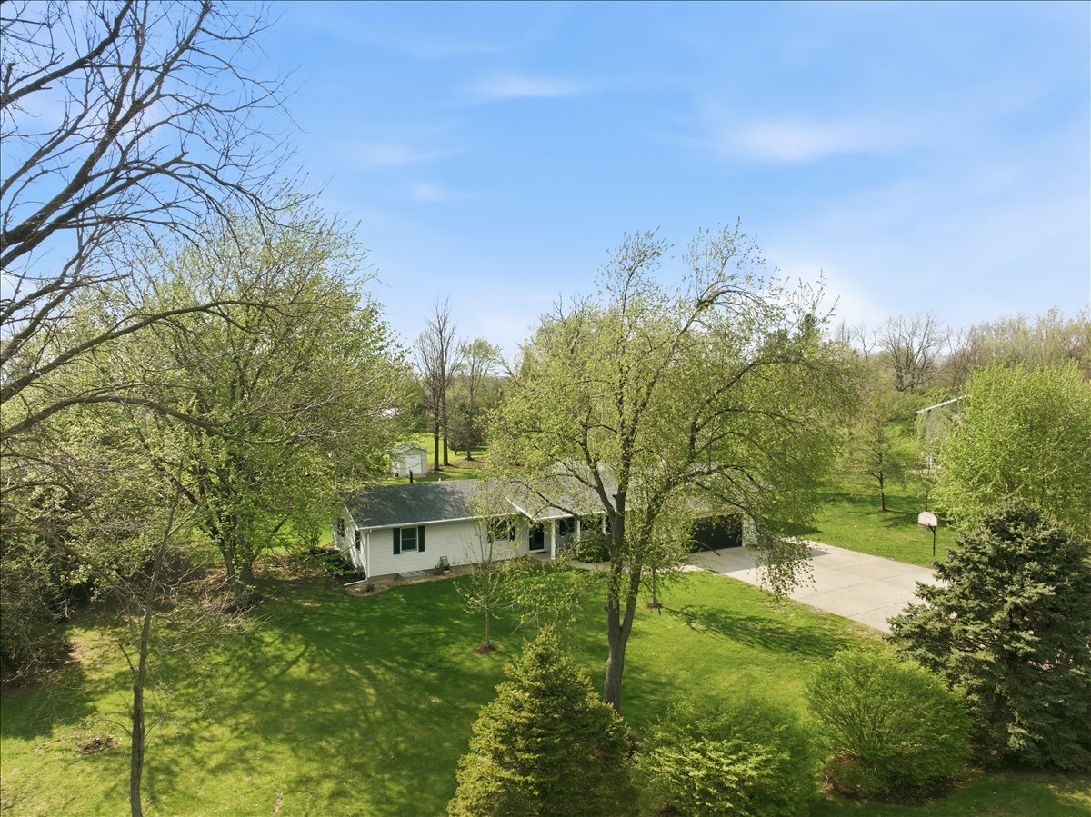 8656 Prairie Trail, Bloomington, IL 61705