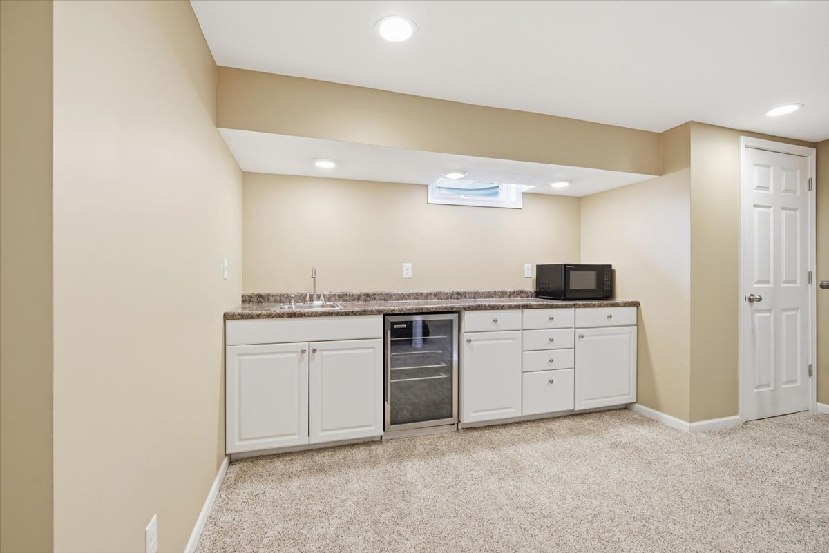 8656 Prairie Trail, Bloomington, IL 61705