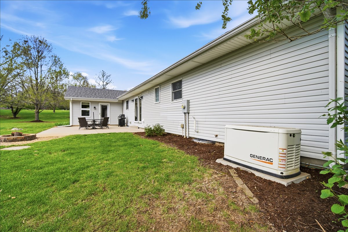 8656 Prairie Trail, Bloomington, IL 61705