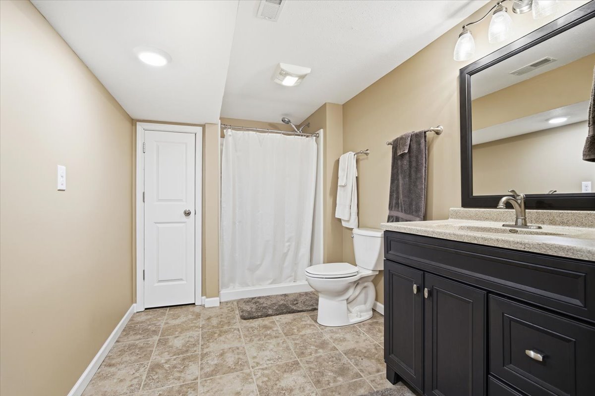 8656 Prairie Trail, Bloomington, IL 61705