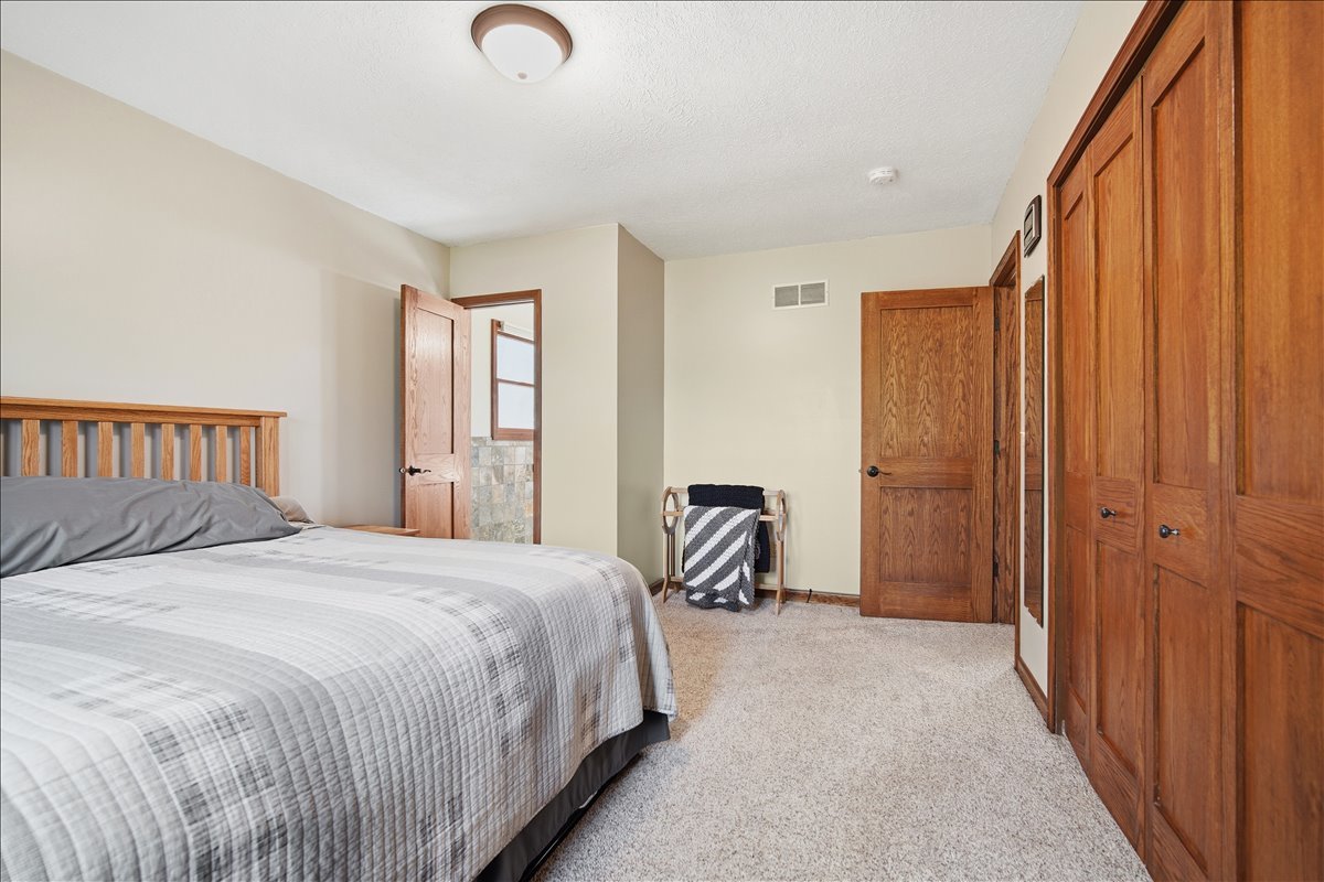 8656 Prairie Trail, Bloomington, IL 61705