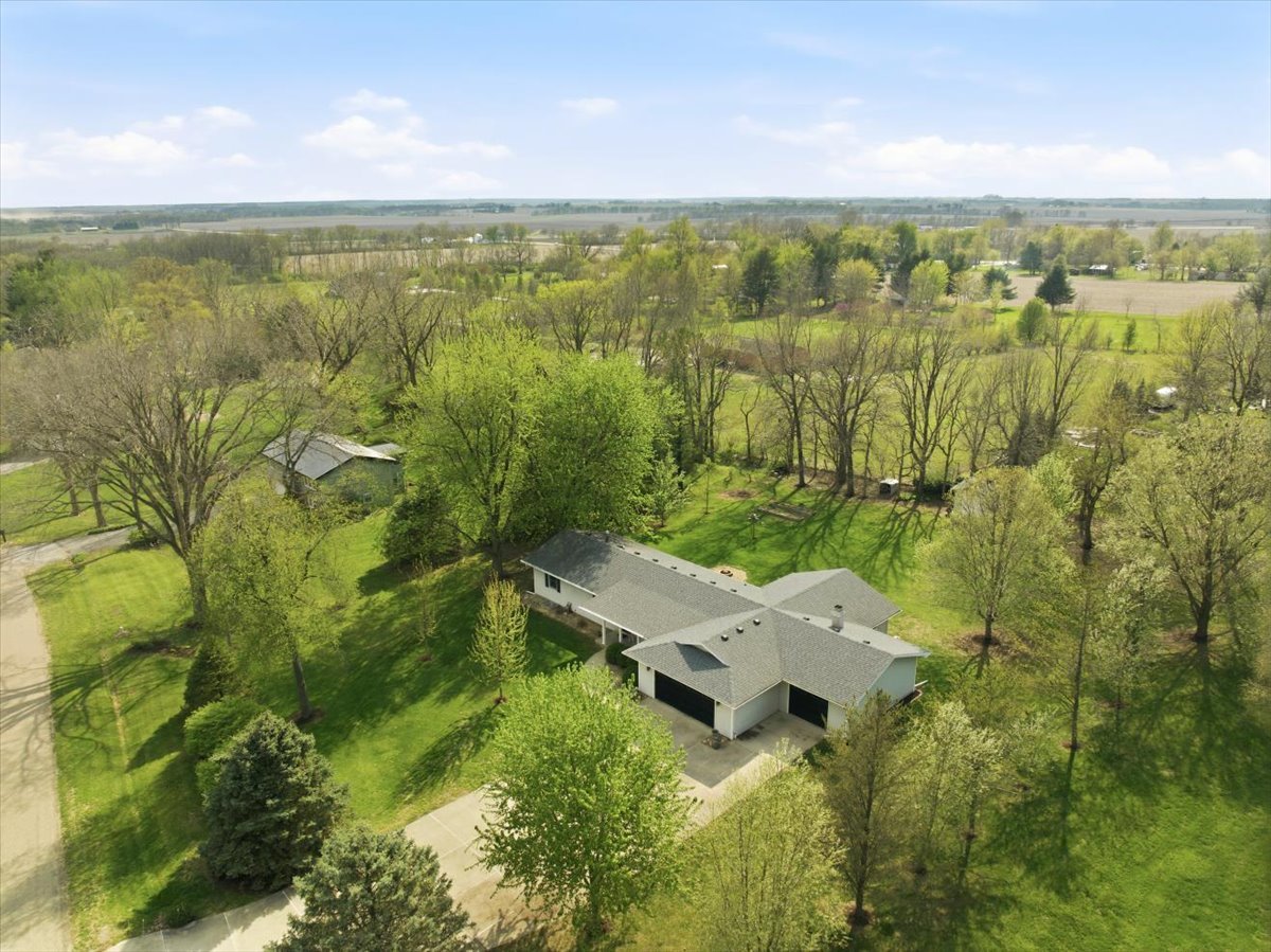 8656 Prairie Trail, Bloomington, IL 61705