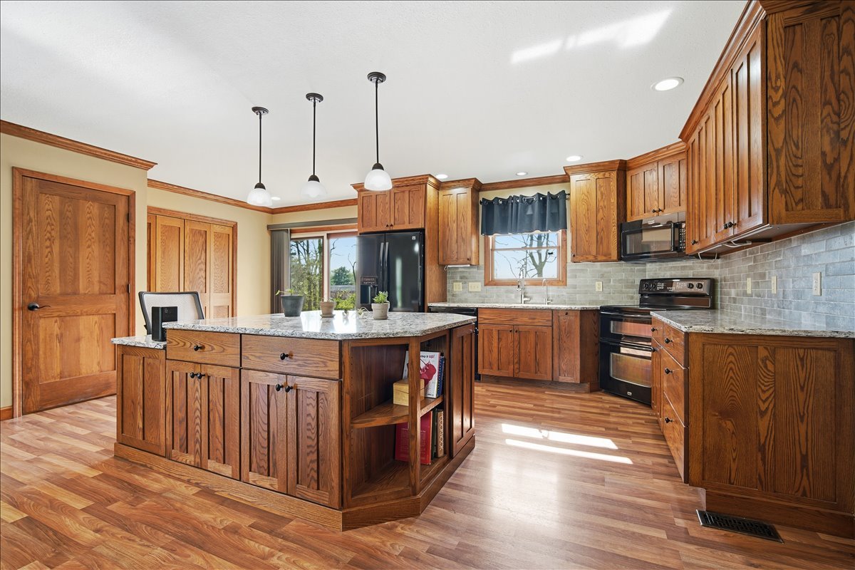 8656 Prairie Trail, Bloomington, IL 61705