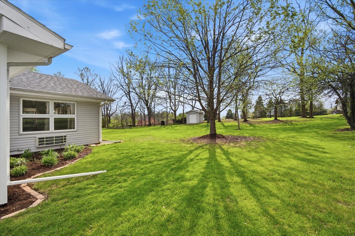 8656 Prairie Trail, Bloomington, IL 61705