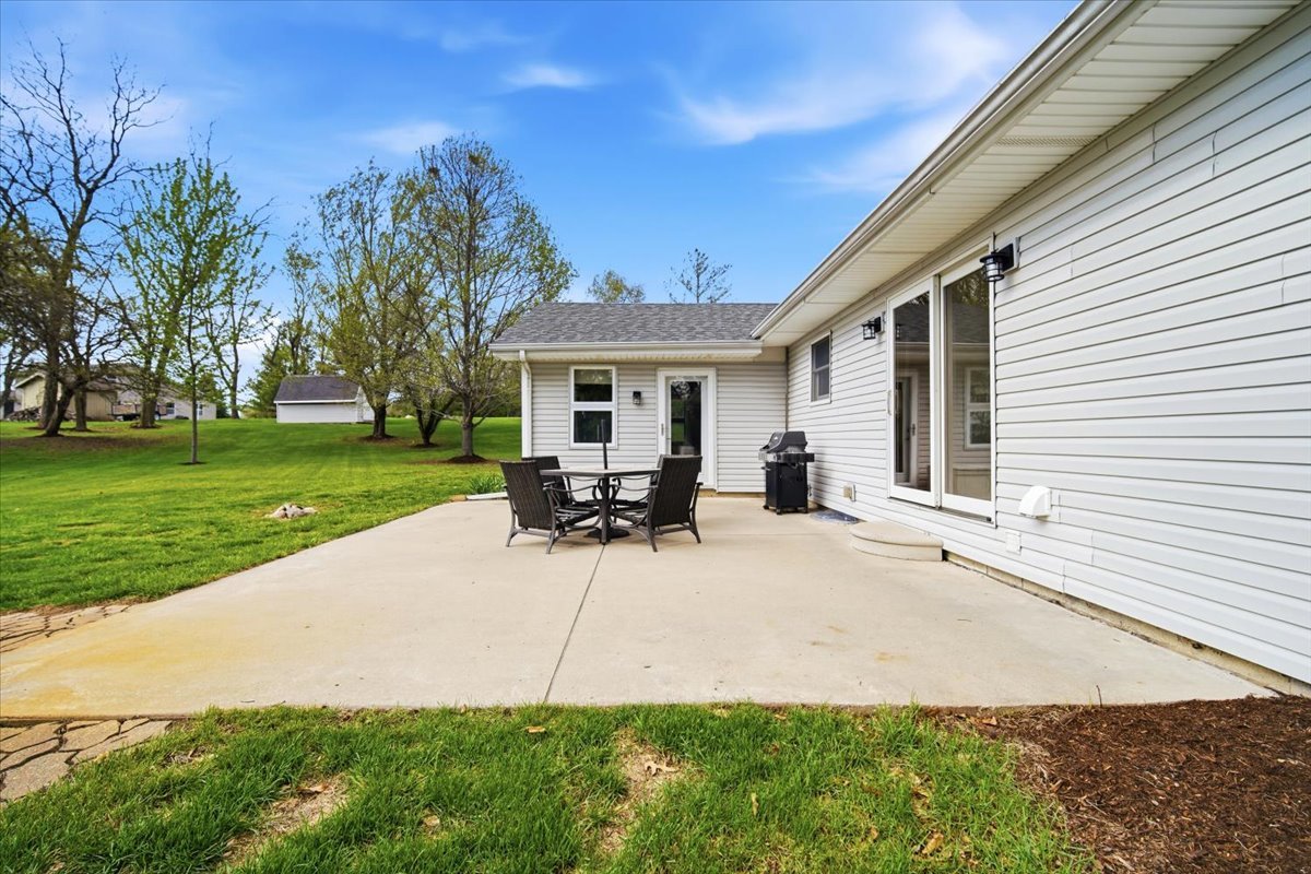 8656 Prairie Trail, Bloomington, IL 61705