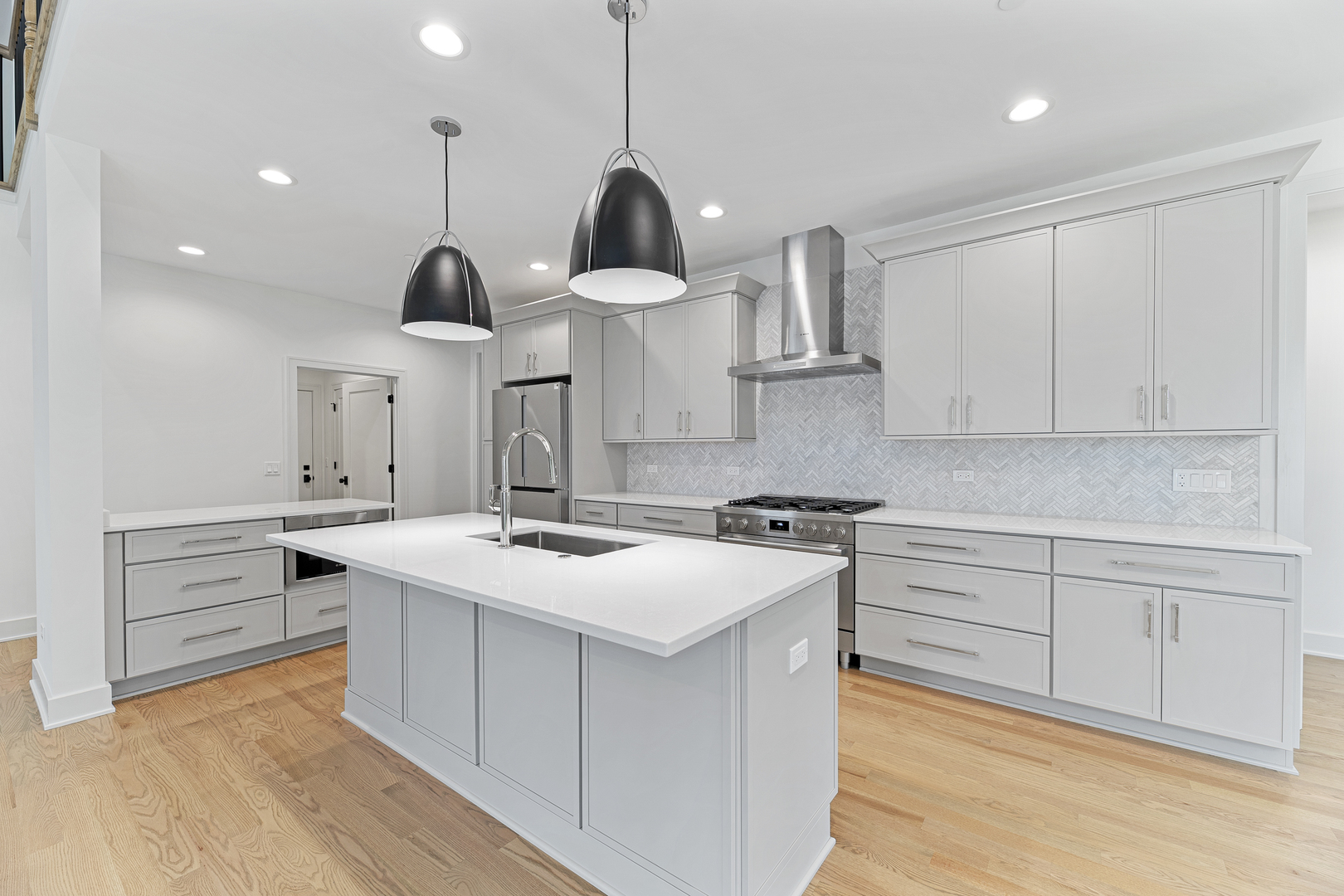 1672 Huntington Lane, Highland Park, IL 60035