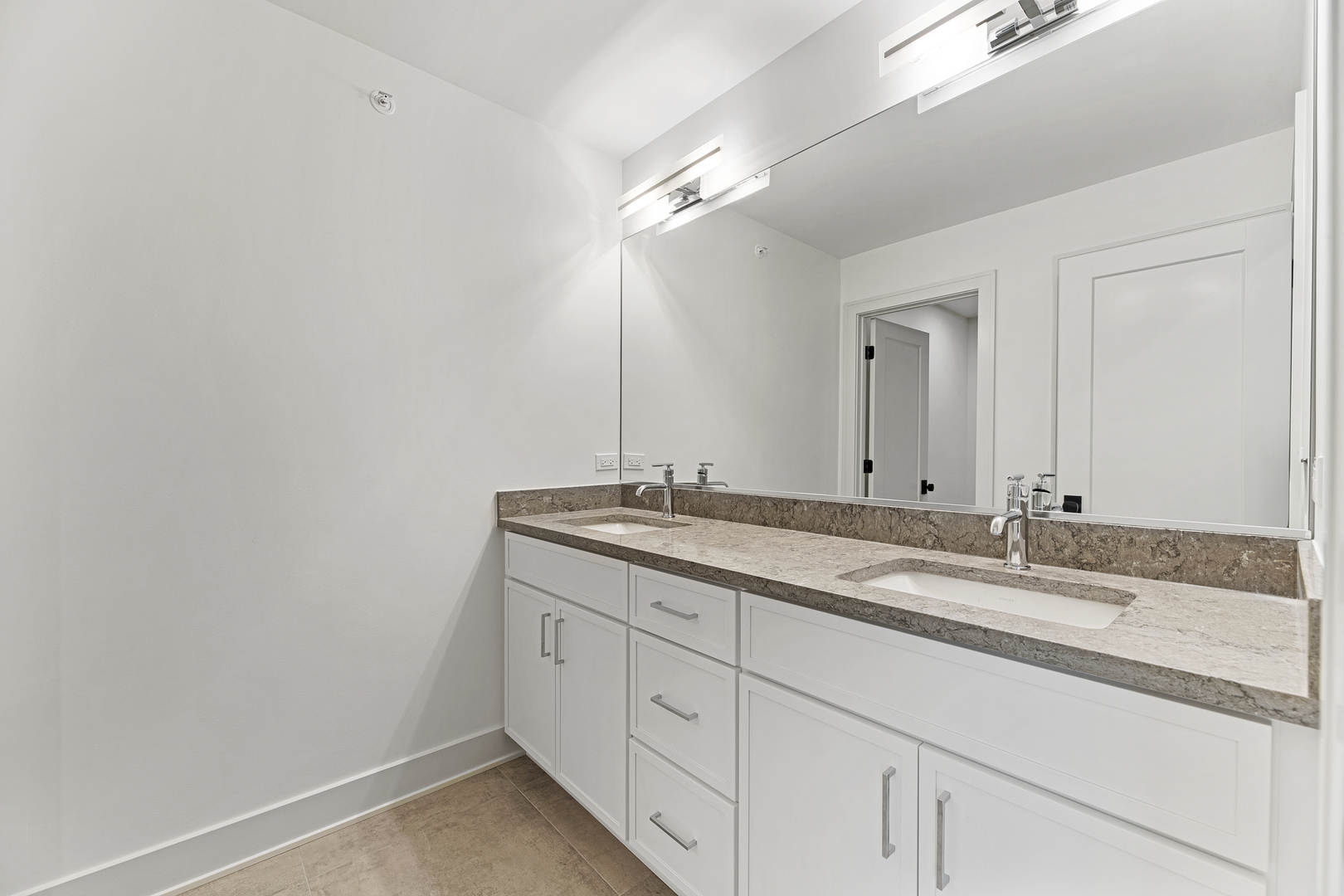 1672 Huntington Lane, Highland Park, IL 60035