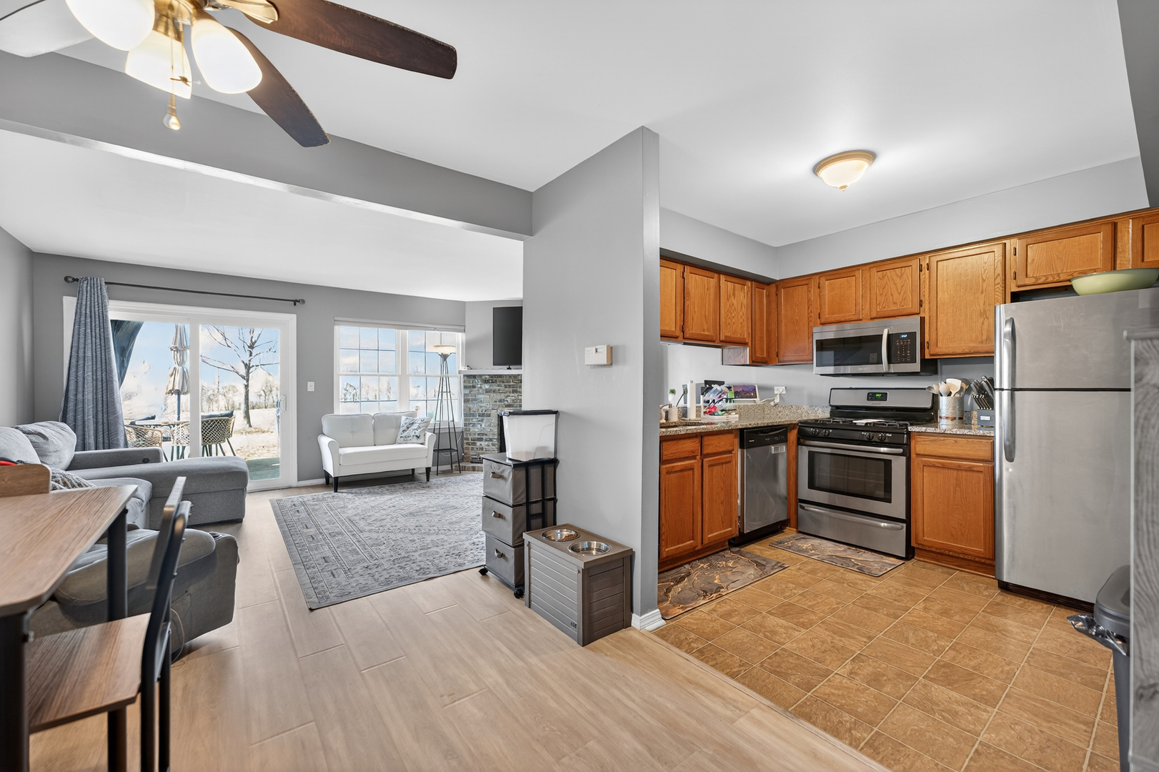 842 N Tamarac Boulevard, Addison, IL 60101