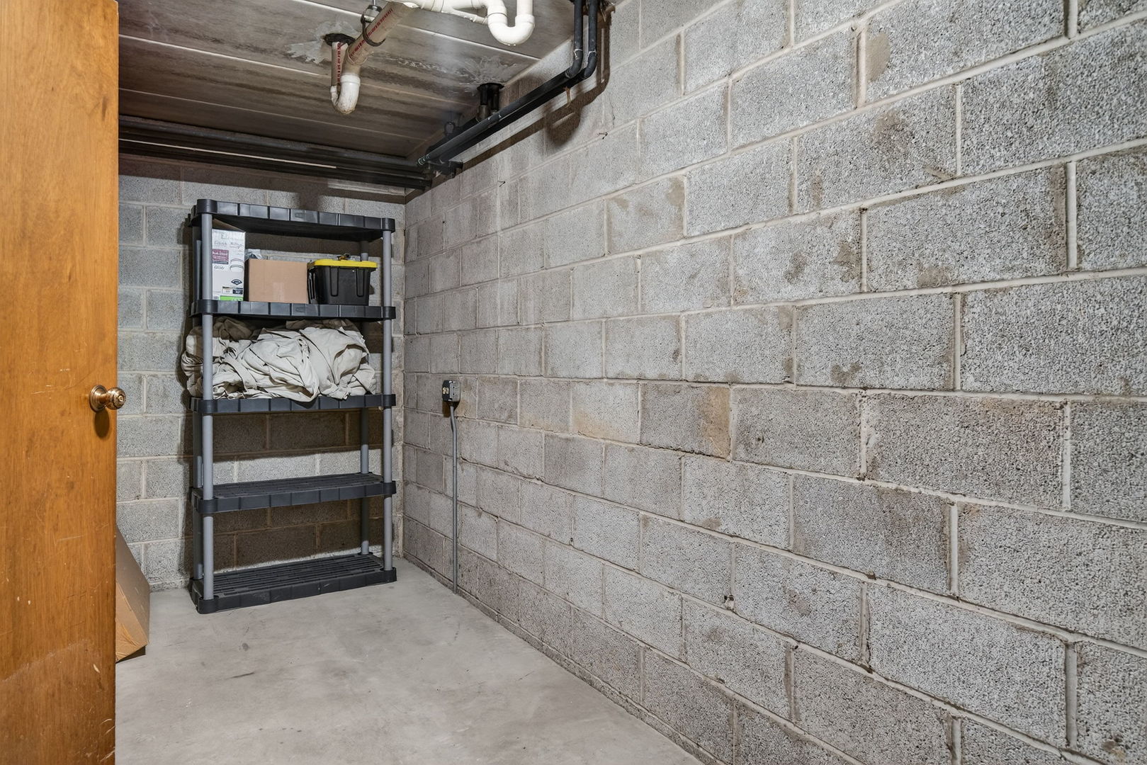 8150 Brookside Drive #204, Palos Park, IL 60464