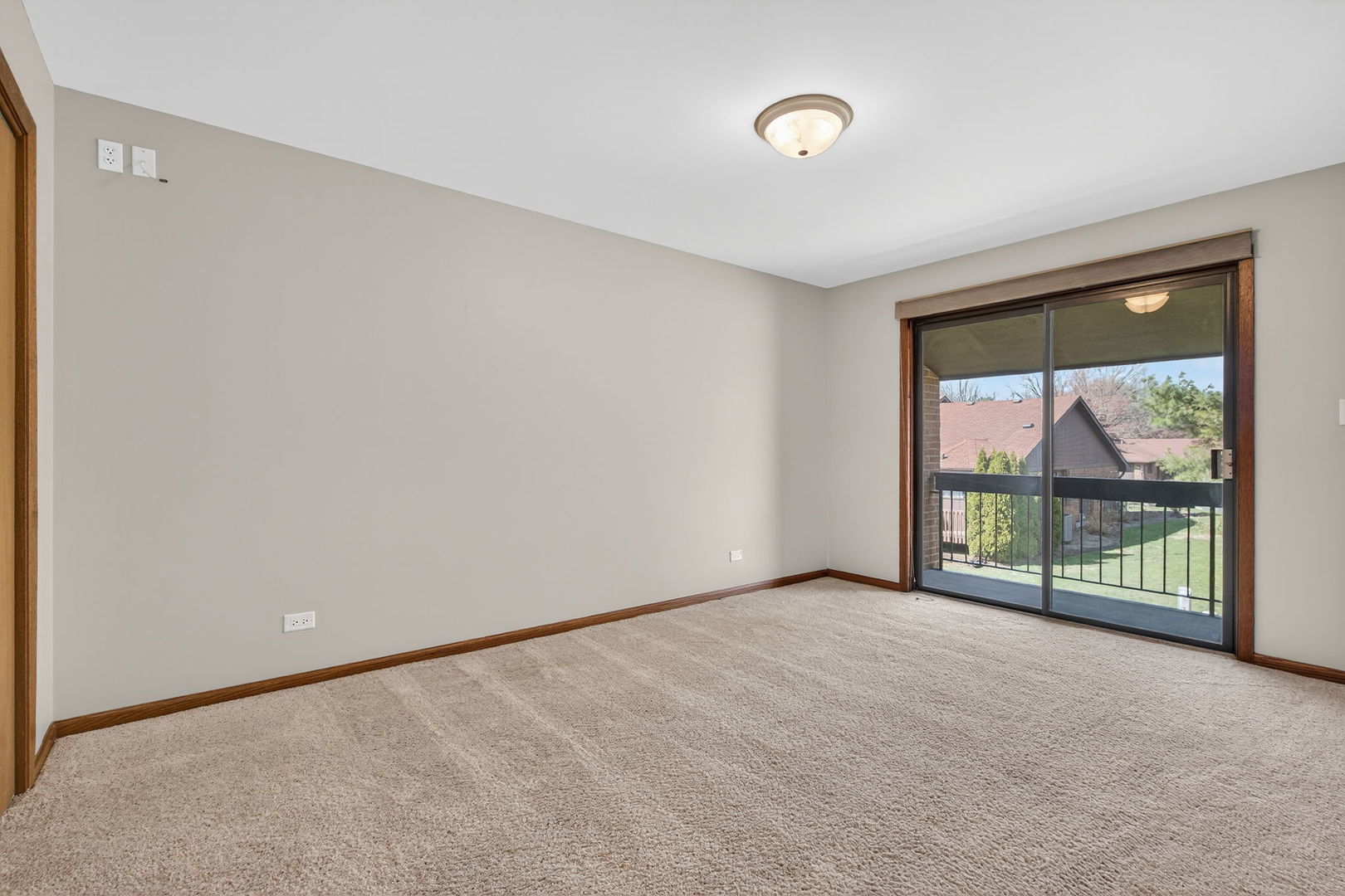 8150 Brookside Drive #204, Palos Park, IL 60464