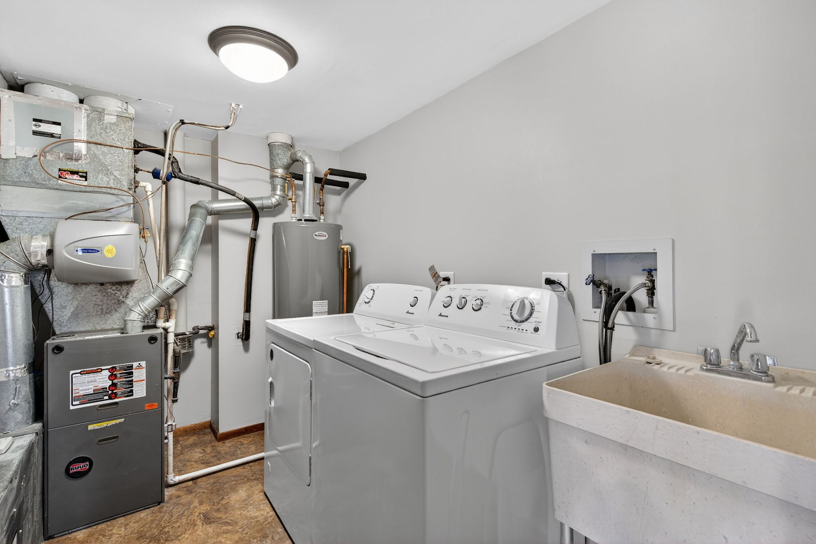 8150 Brookside Drive #204, Palos Park, IL 60464