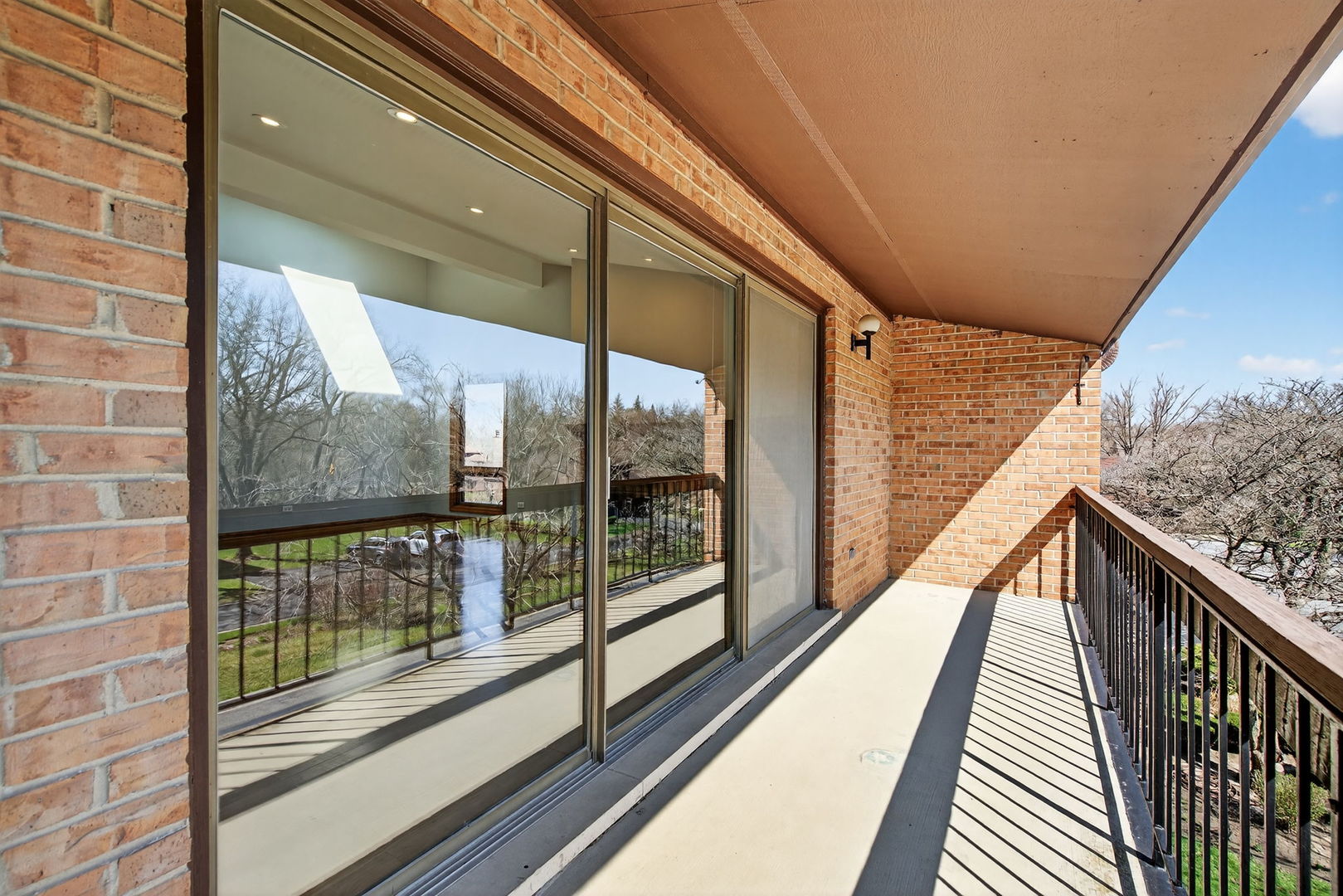 8150 Brookside Drive #204, Palos Park, IL 60464