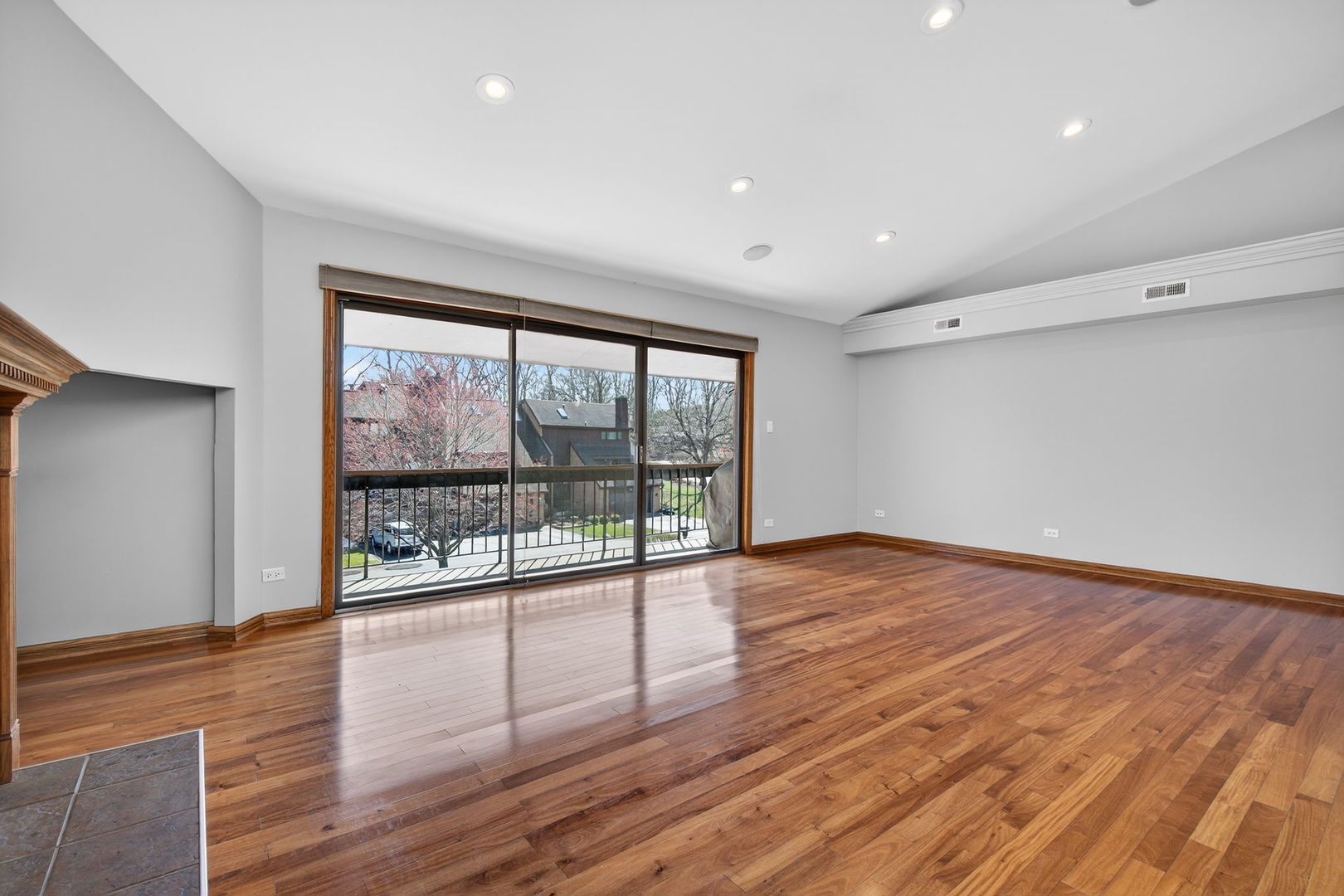 8150 Brookside Drive #204, Palos Park, IL 60464