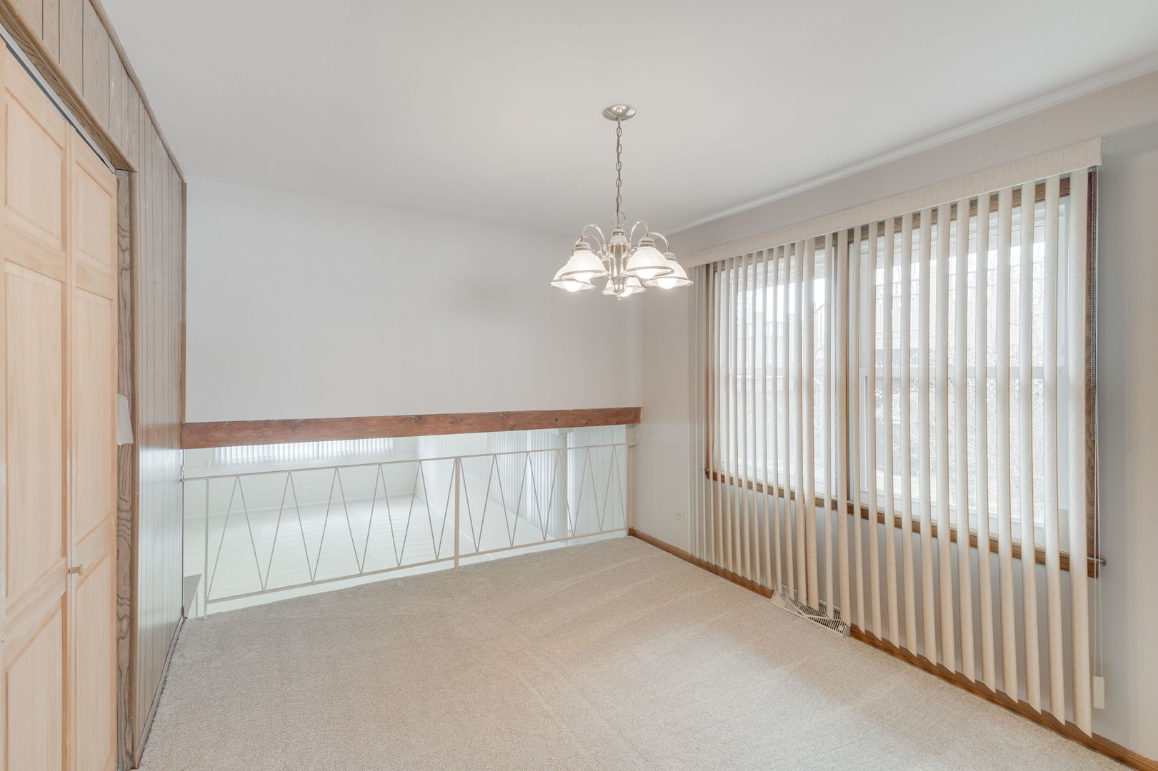 6743 W 89th Place, Oak Lawn, IL 60453