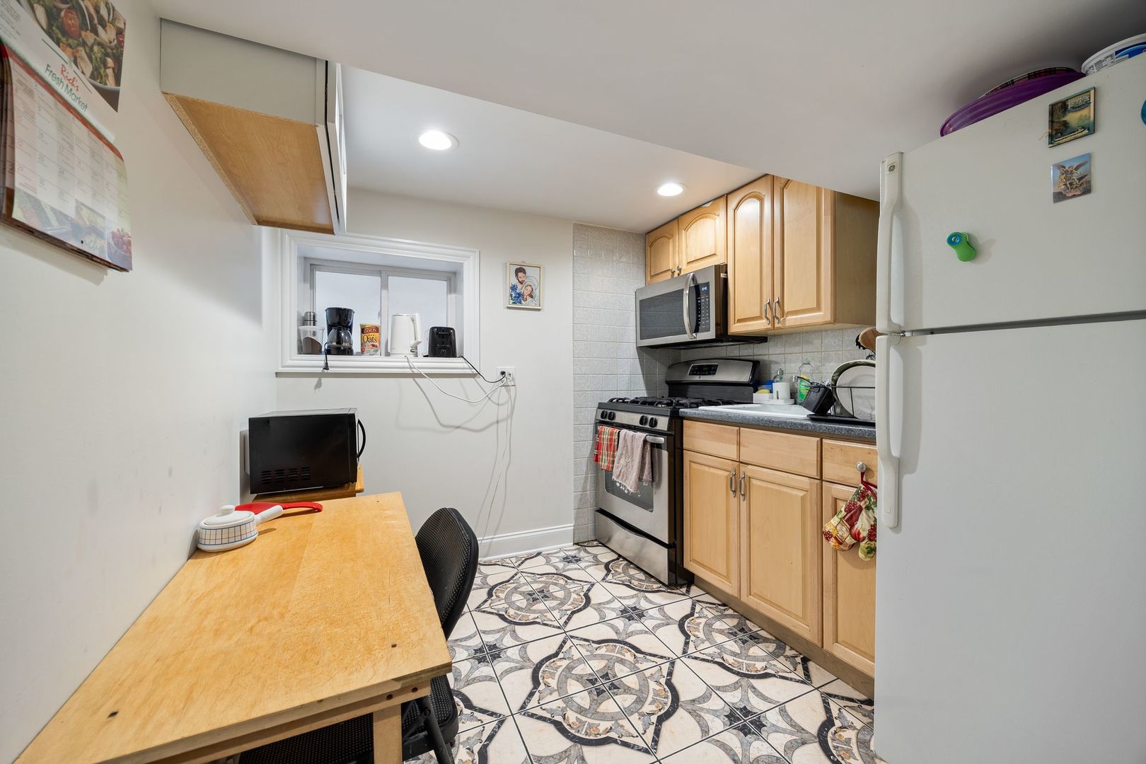 5700 W Melrose Street, Chicago, IL 60634