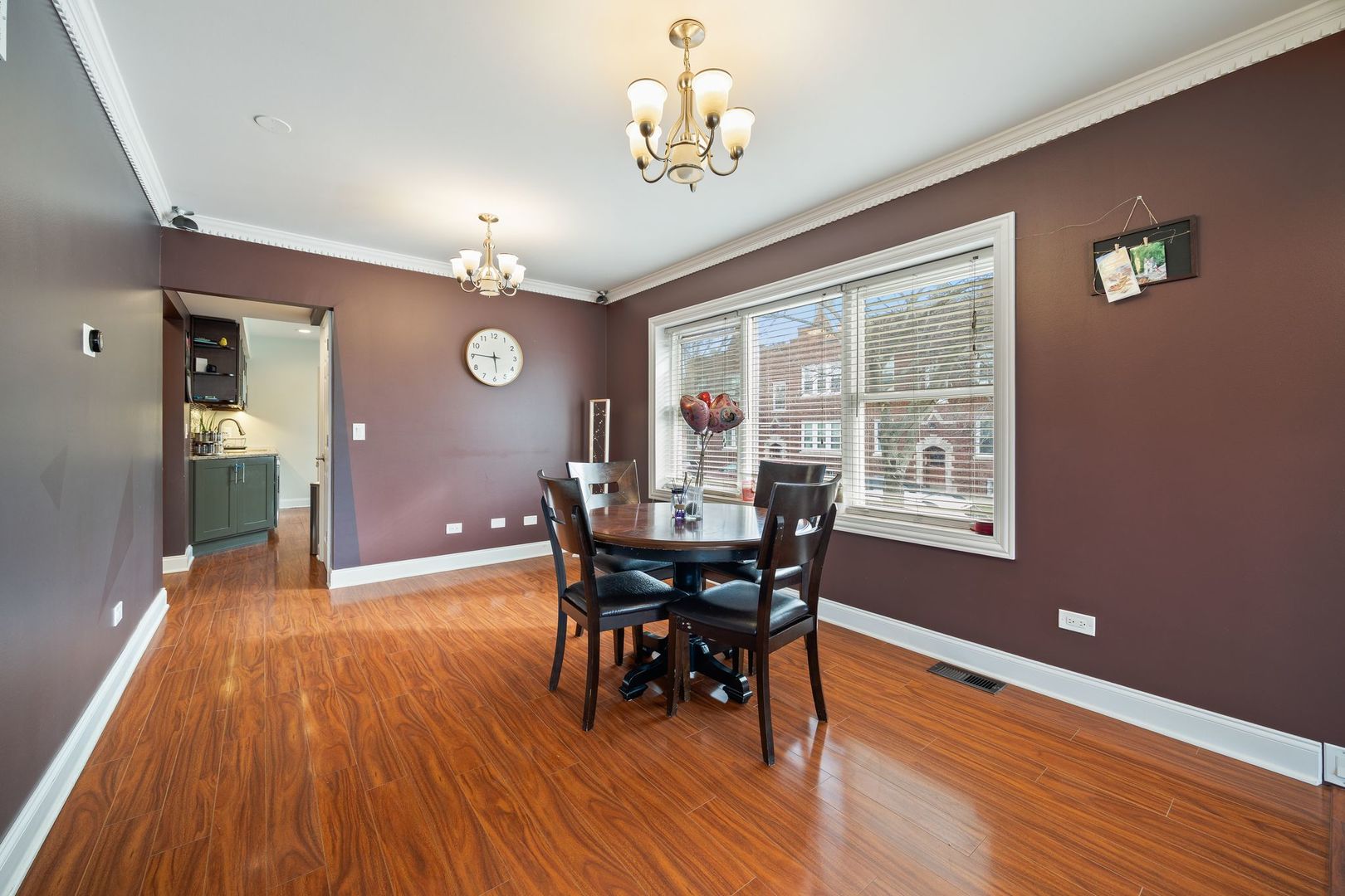 5700 W Melrose Street, Chicago, IL 60634