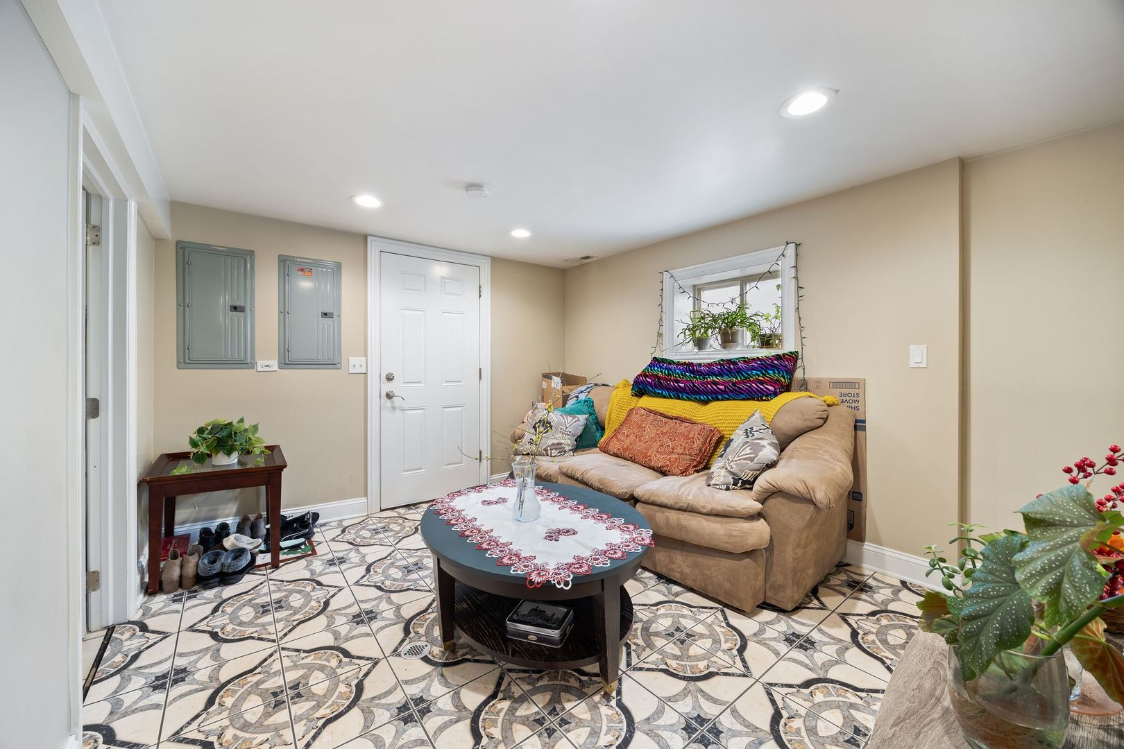 5700 W Melrose Street, Chicago, IL 60634