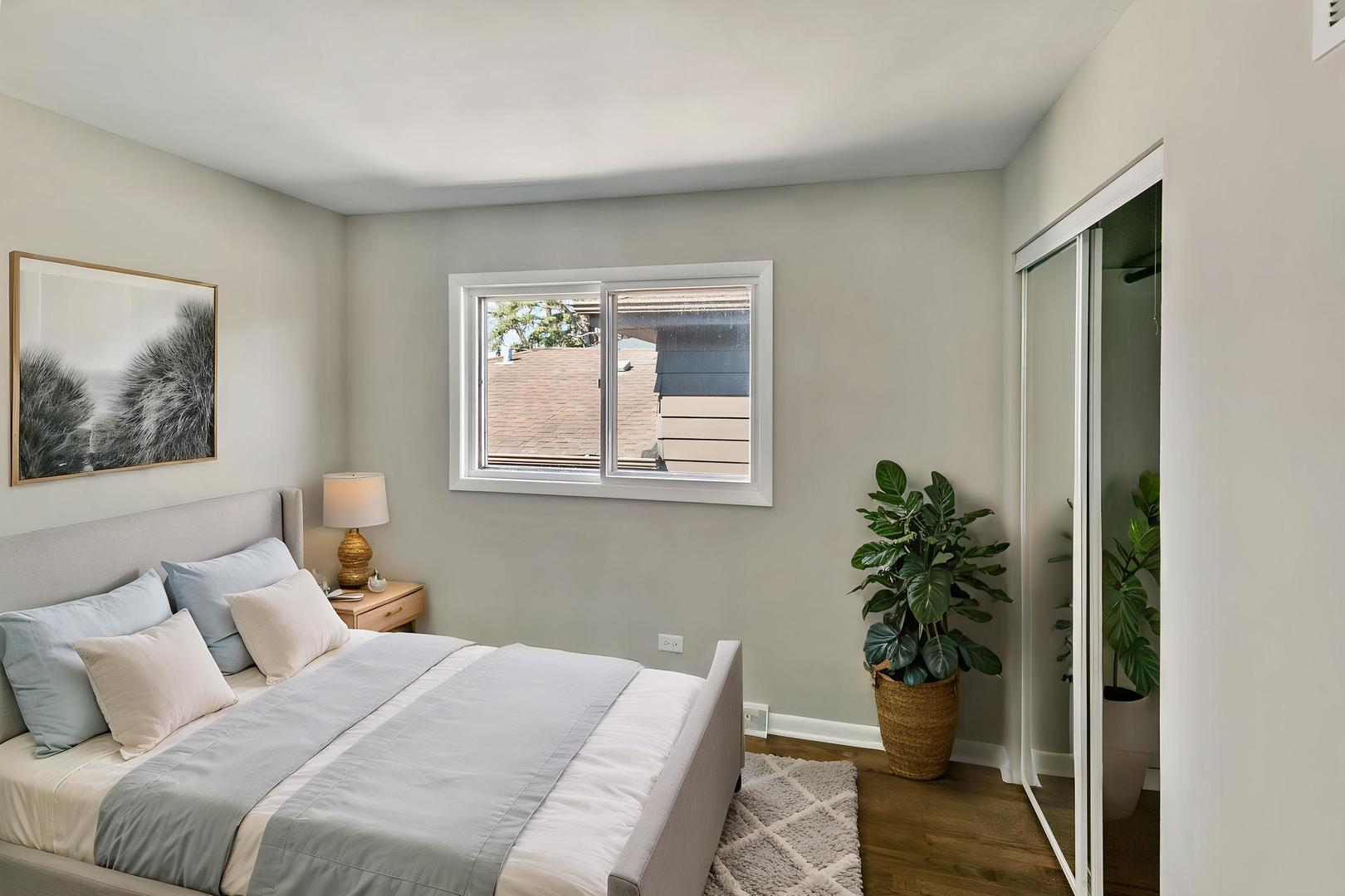 14129 S Hoxie Avenue, Burnham, IL 60633