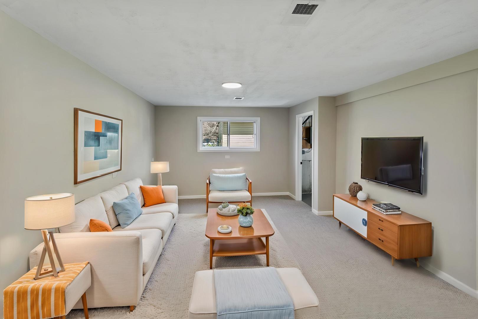 14129 S Hoxie Avenue, Burnham, IL 60633