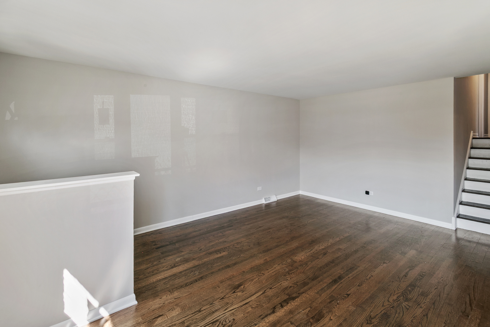 14129 S Hoxie Avenue, Burnham, IL 60633