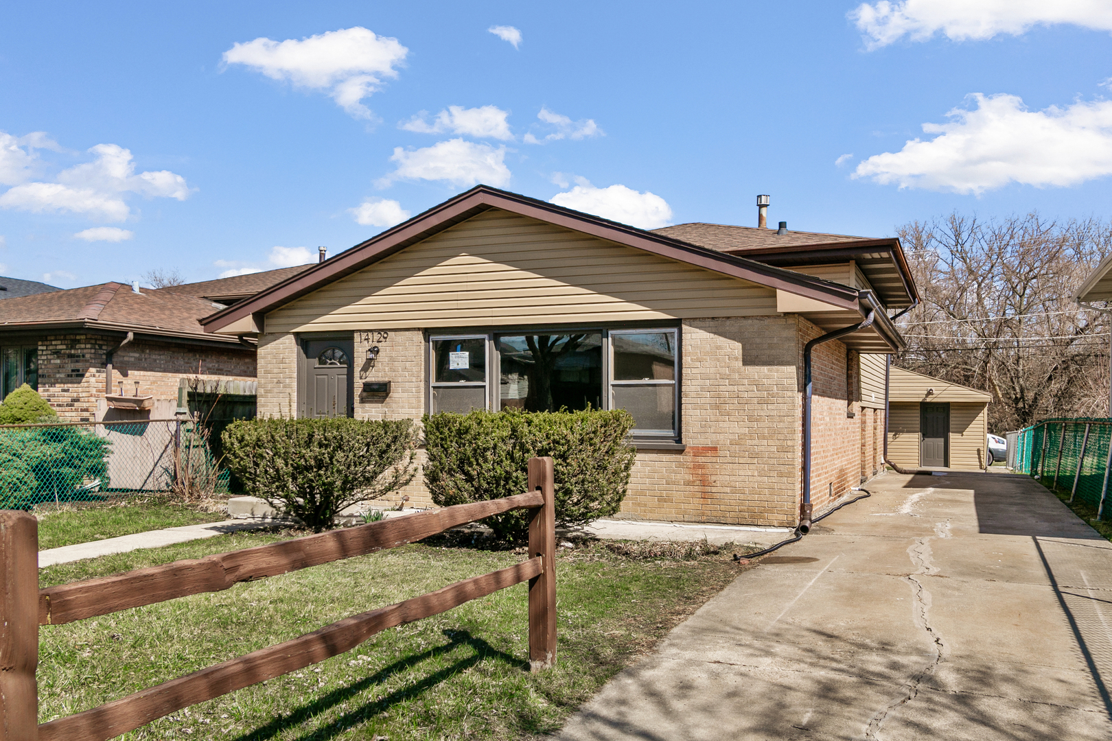 14129 S Hoxie Avenue, Burnham, IL 60633