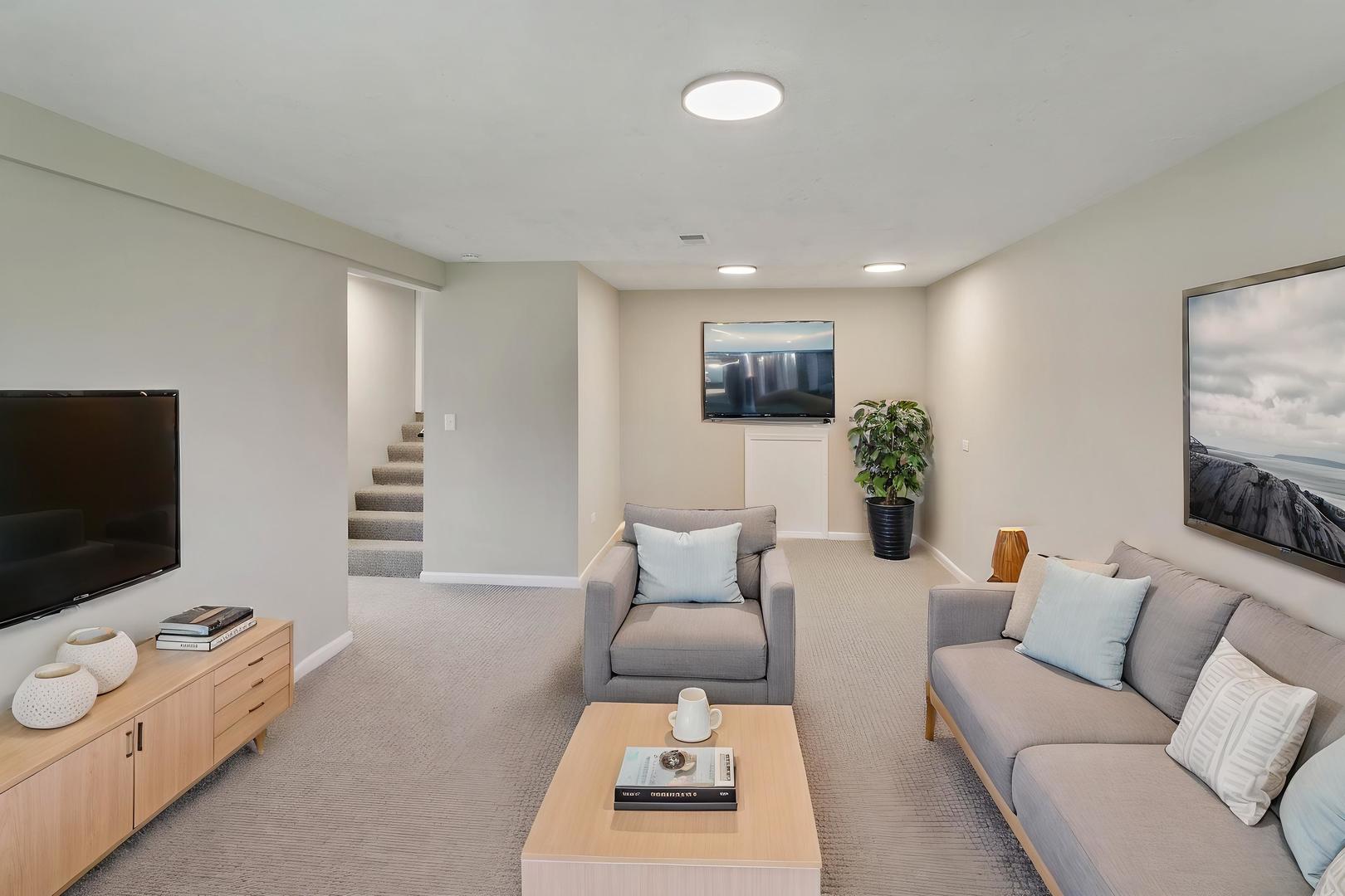 14129 S Hoxie Avenue, Burnham, IL 60633