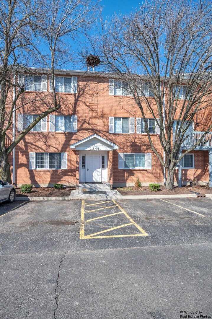 1346 S Lorraine Road #E, Wheaton, IL 60189
