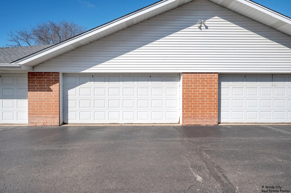 1346 S Lorraine Road #E, Wheaton, IL 60189