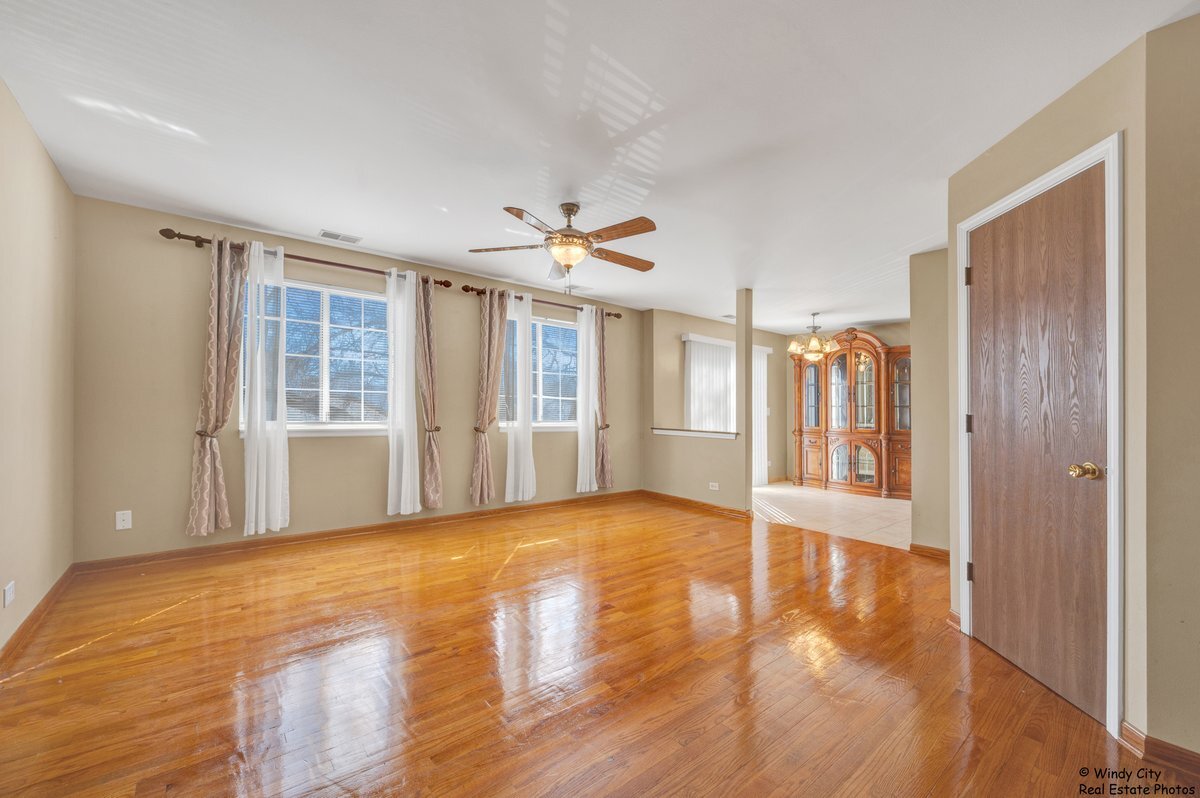 1346 S Lorraine Road #E, Wheaton, IL 60189