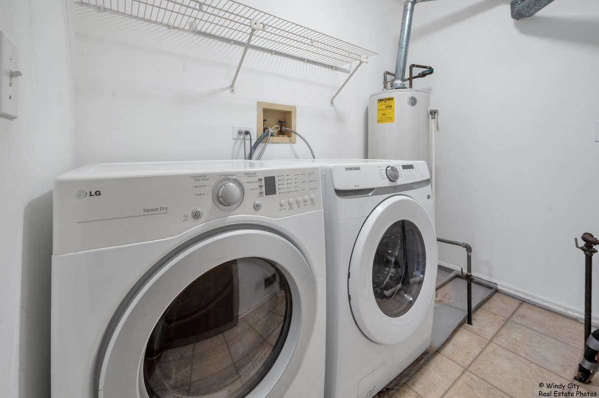 1346 S Lorraine Road #E, Wheaton, IL 60189