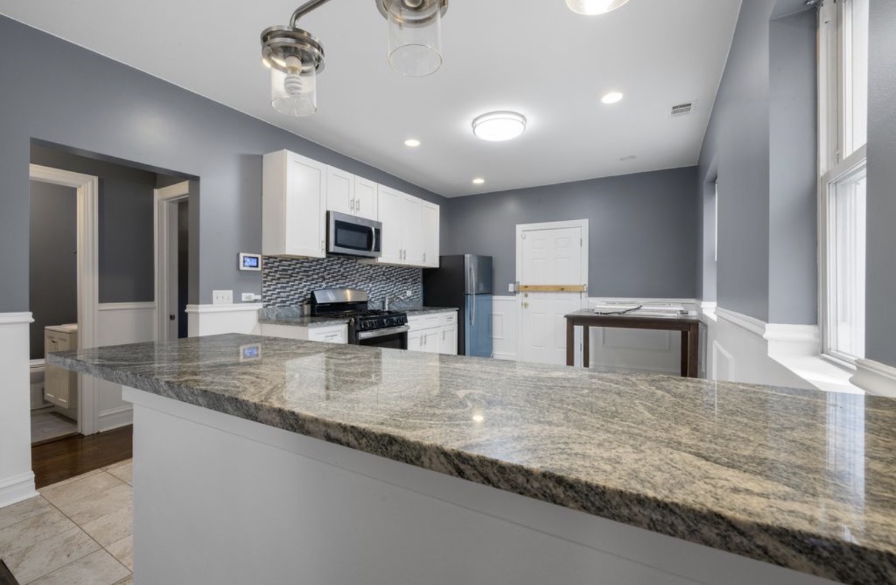 8222 S Maryland Avenue #3, Chicago, IL 60619